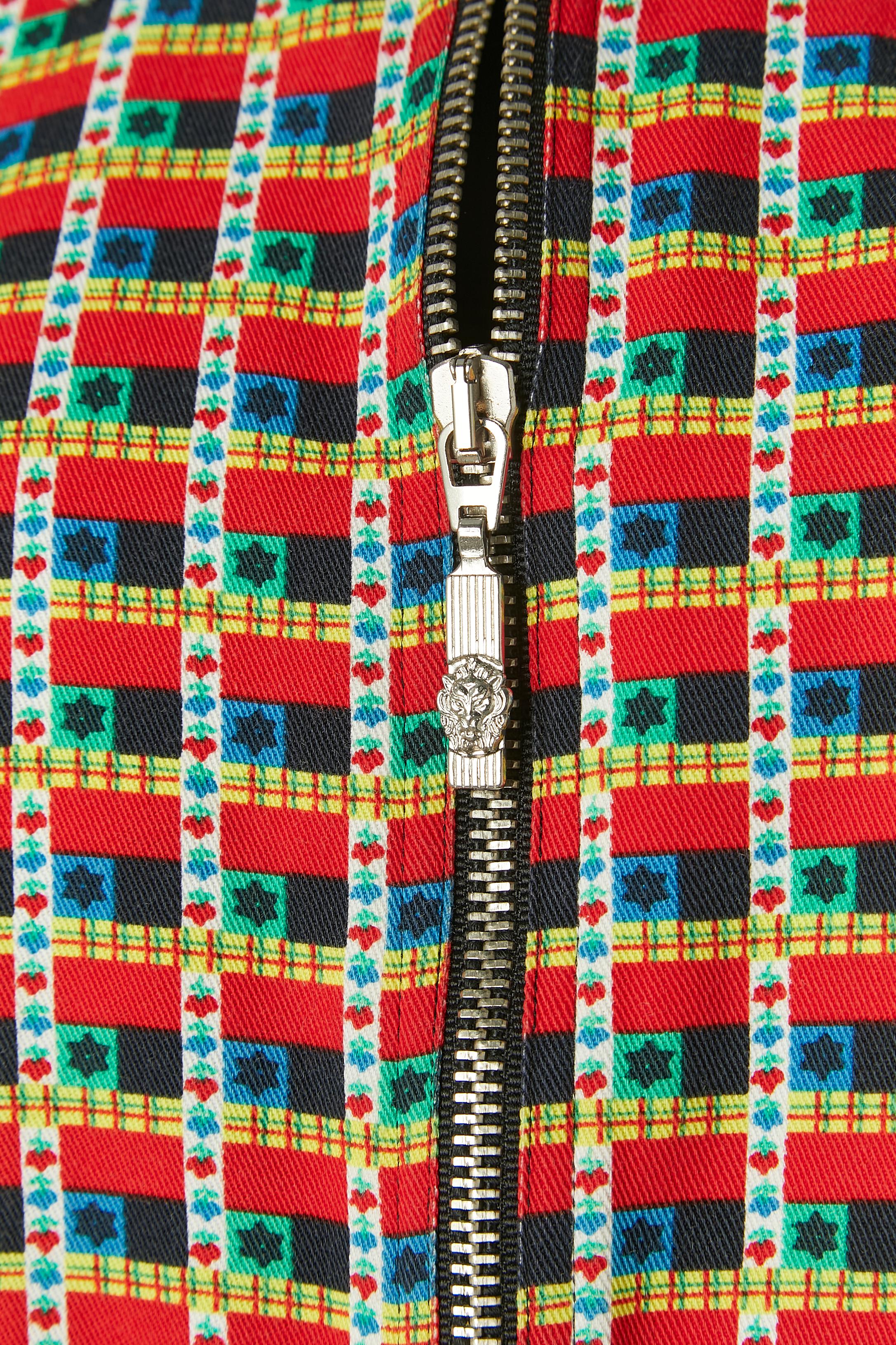 Chaqueta estampada con cierre de cremallera en la parte delantera central Versus Gianni Versace en Excelente estado para la venta en Saint-Ouen-Sur-Seine, FR
