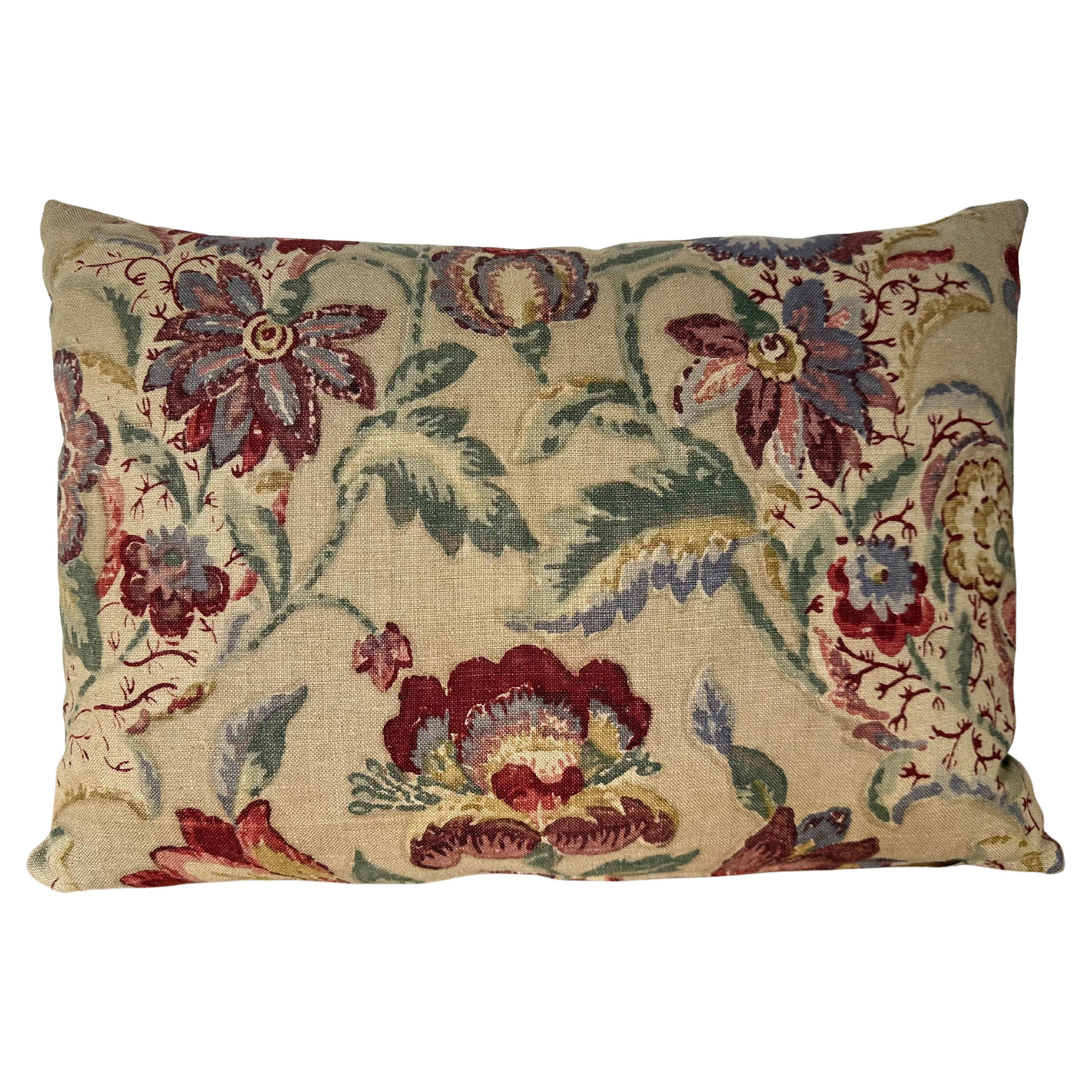 Printed Linen Floral Pillow en venta