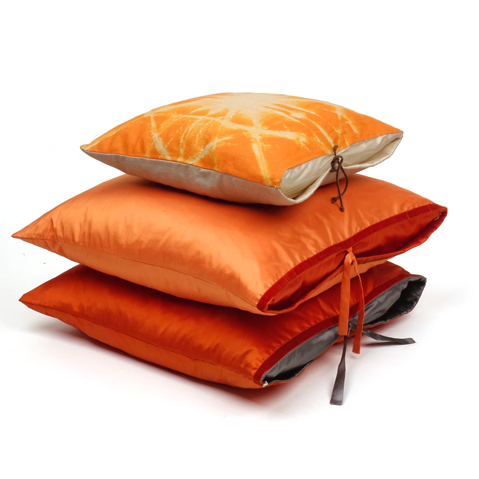 Printed Linen Throw Pillow Starburst Orange In New Condition For Sale In Brooklyn, NY