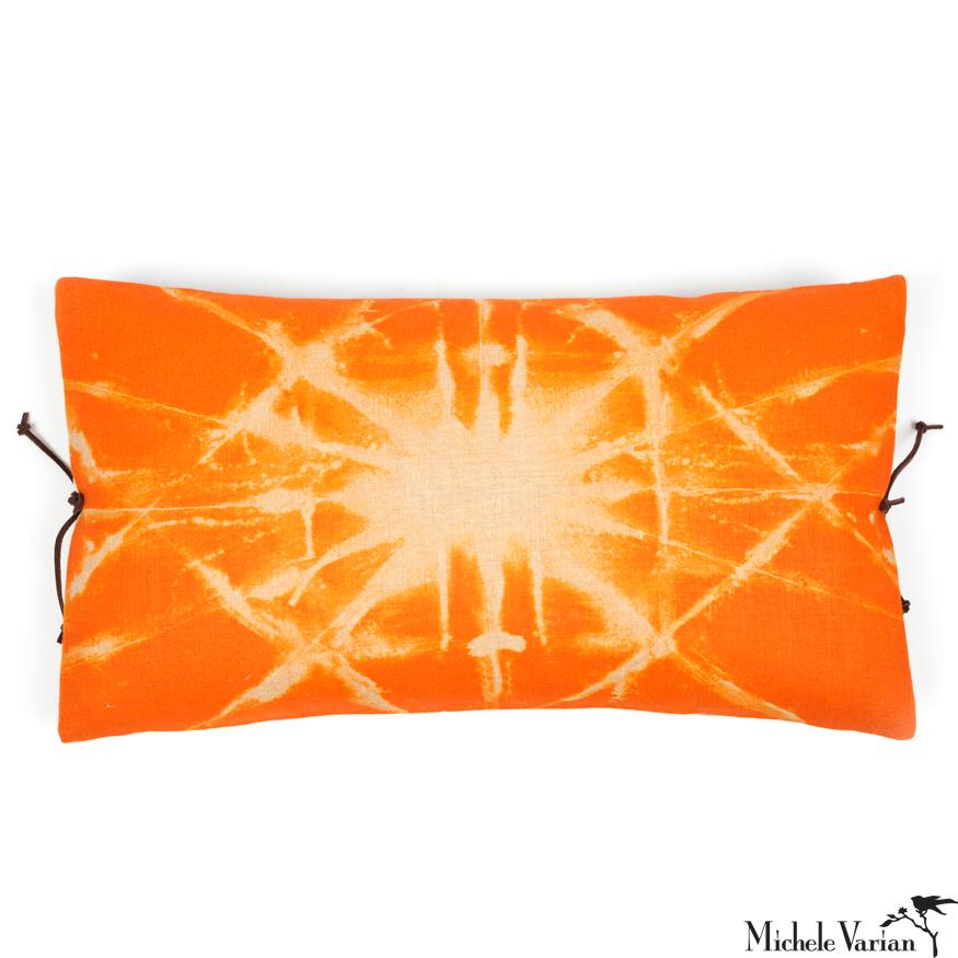 Coussin en lin imprimé orange étoilé Neuf - En vente à Brooklyn, NY