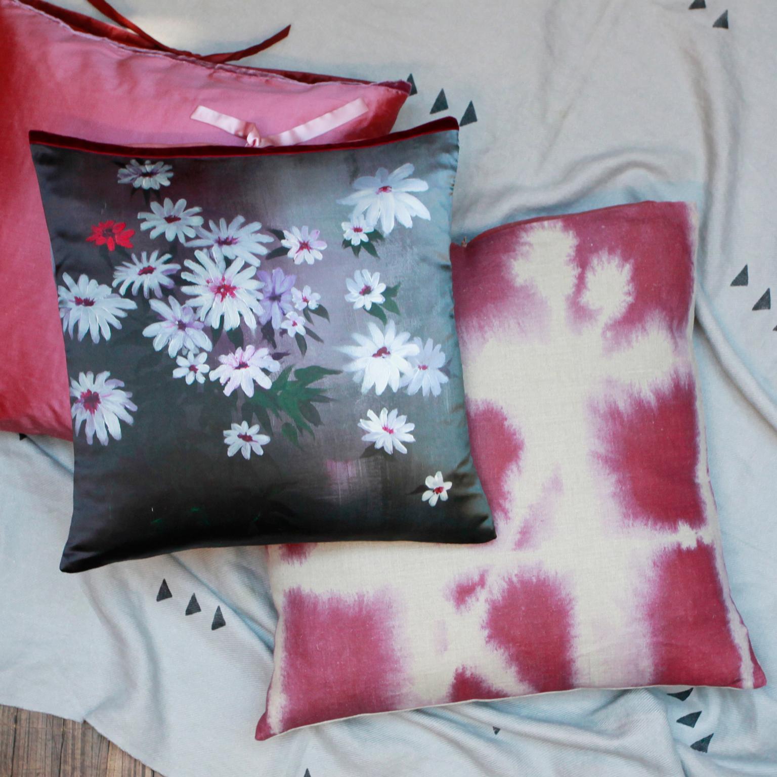 Printed Linen Throw Pillow Wash Lilac In New Condition For Sale In Brooklyn, NY