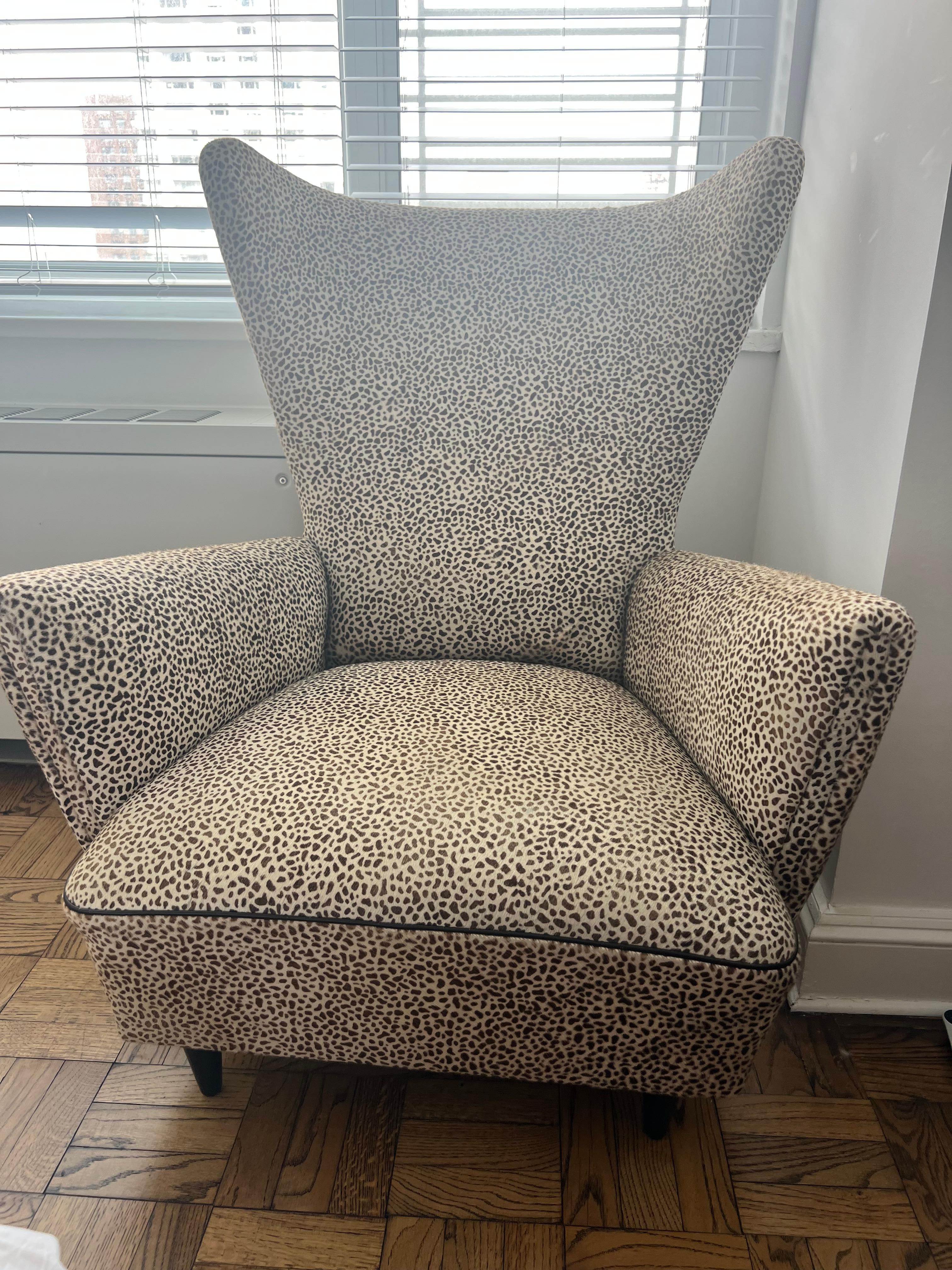 Américain Chaise longue en cuir de poney naturel imprimé, 21e siècle en vente