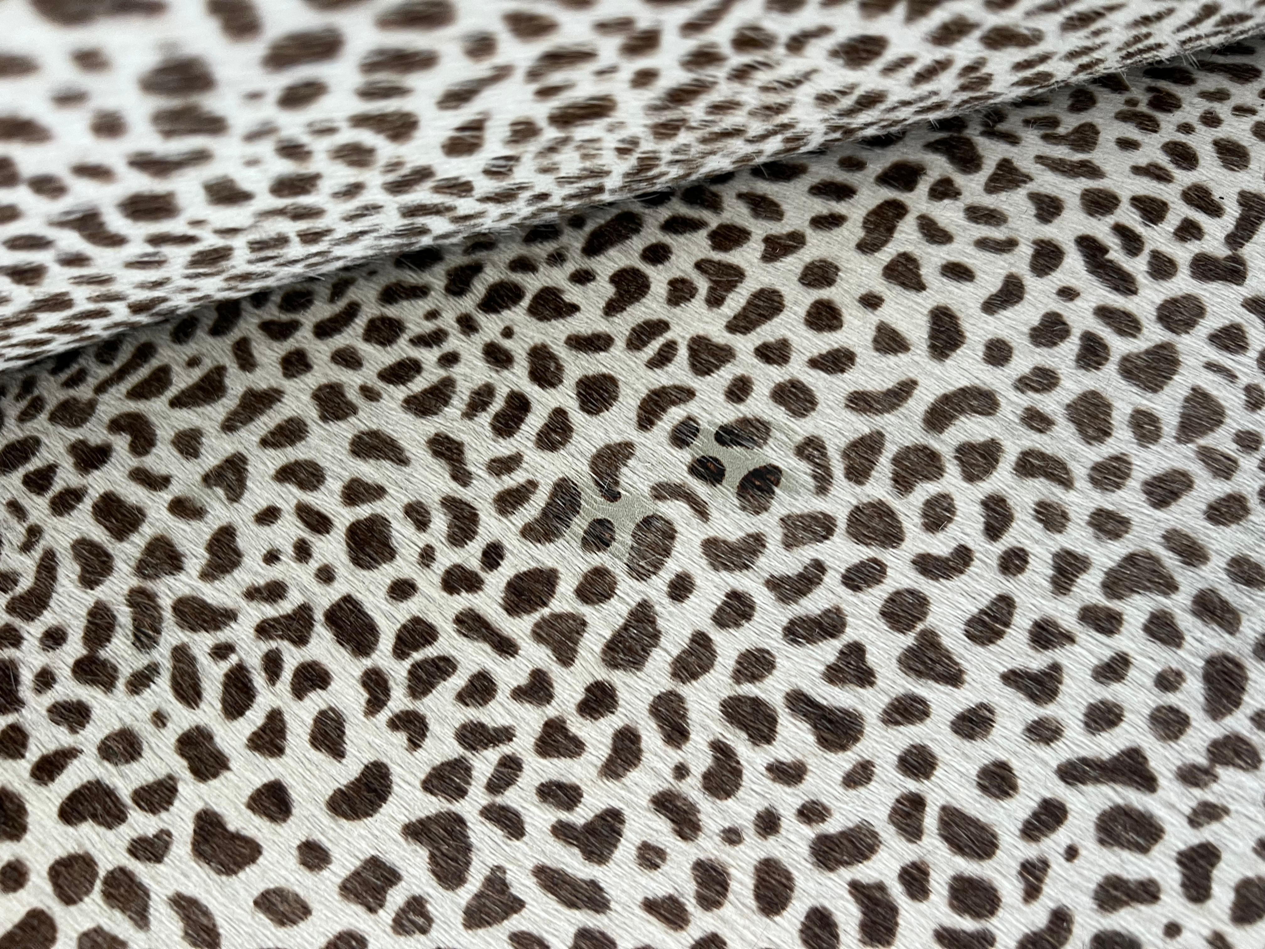 Chaise longue en cuir de poney naturel imprimé, 21e siècle en vente 2