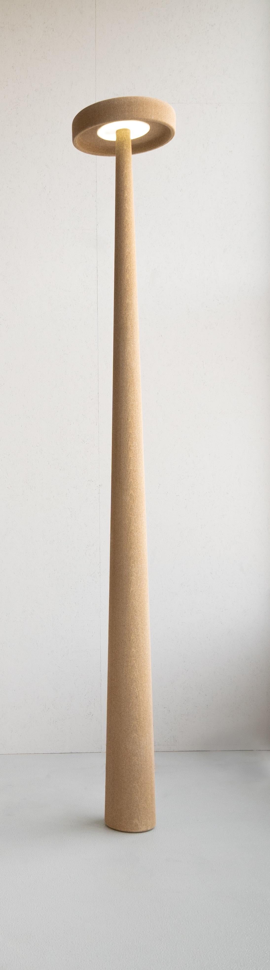 Lámpara de pie Econit Wood 345 Printed Nature de Harry Thaler
Dimensiones: Ø 50 x H 345 cm.
Materiales: Madera Econit.

Esta lámpara está disponible en cinco tamaños diferentes. Todas nuestras lámparas pueden cablearse según cada país. Si se vende a