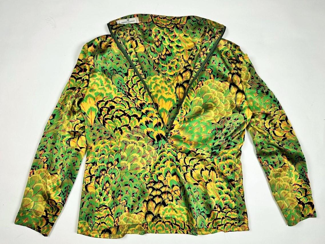 Printed satin blouse by Pierre Balmain Haute Couture - France Circa 1980 For Sale 7