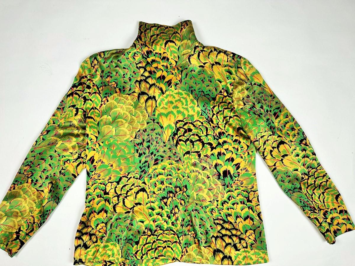 Printed satin blouse by Pierre Balmain Haute Couture - France Circa 1980 For Sale 9