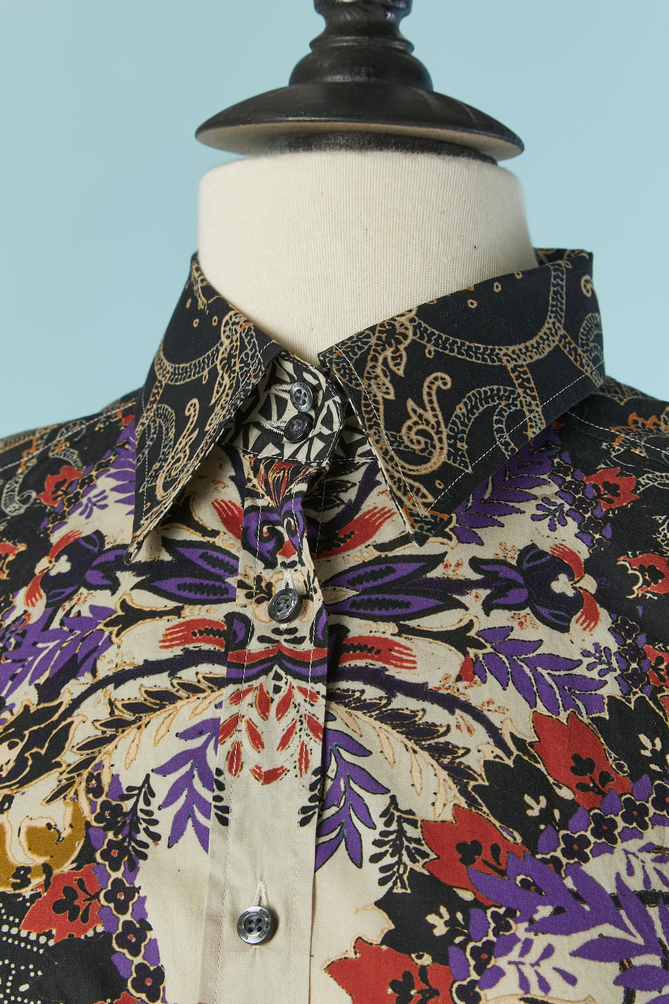 Printed shirt with branded button closure on the middle front and on the cuffs. 
 Fabric composition: 96% cotton, 4% elastane. 
2 extra button provided. 
SIZE 42 (It) 38 (Fr) S/M 