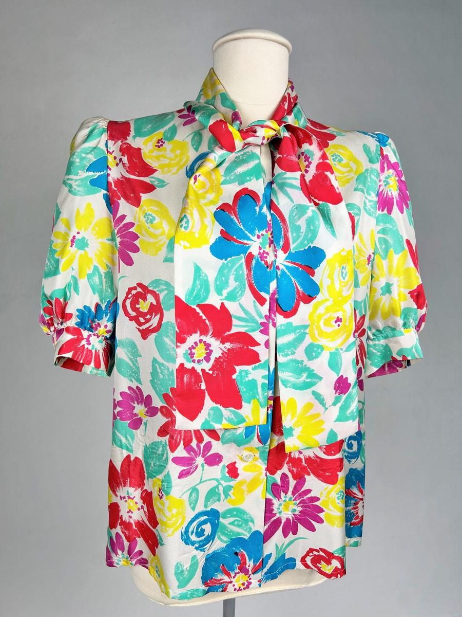 Printed silk blouse by Pierre Balmain - France Circa 1985 In Good Condition For Sale In Toulon, FR