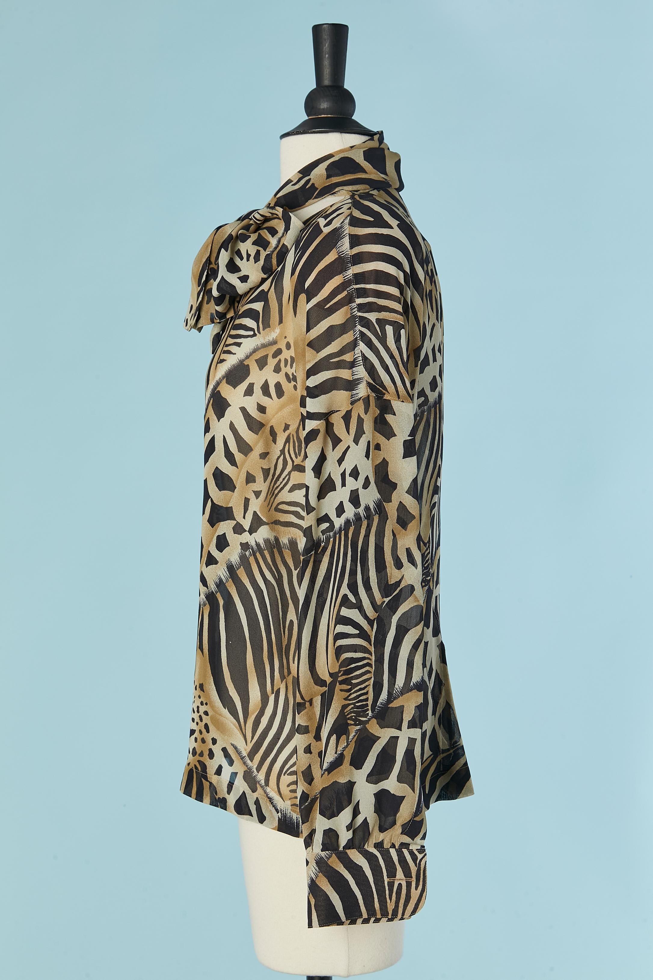 Donna Printed silk chiffon shirt  with bow tie ESCADA by Margareta LEY in vendita
