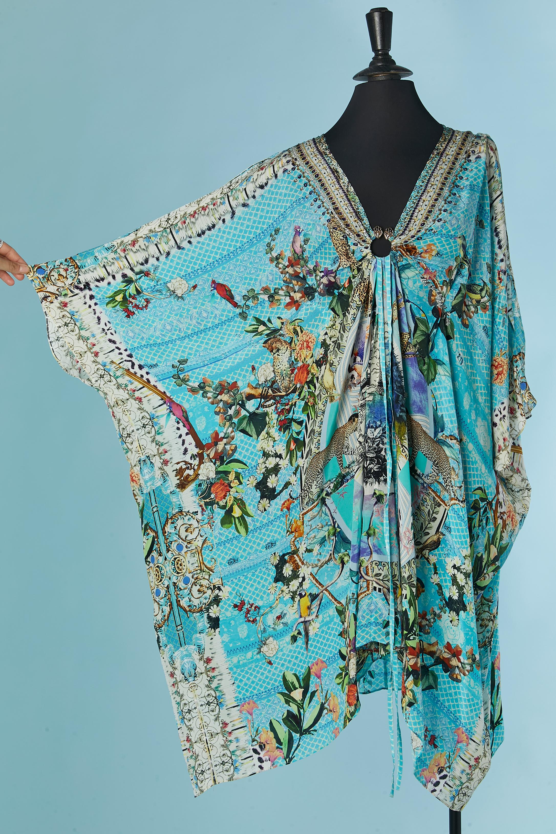 Robe en soie imprimée et ornée de strass CAMILLA (Nouvellement étiquetée) Neuf - En vente à Saint-Ouen-Sur-Seine, FR