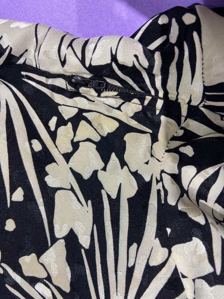 Printed silk jacquard cocktail dress with bow tie Saint Laurent Rive Gauche For Sale 4