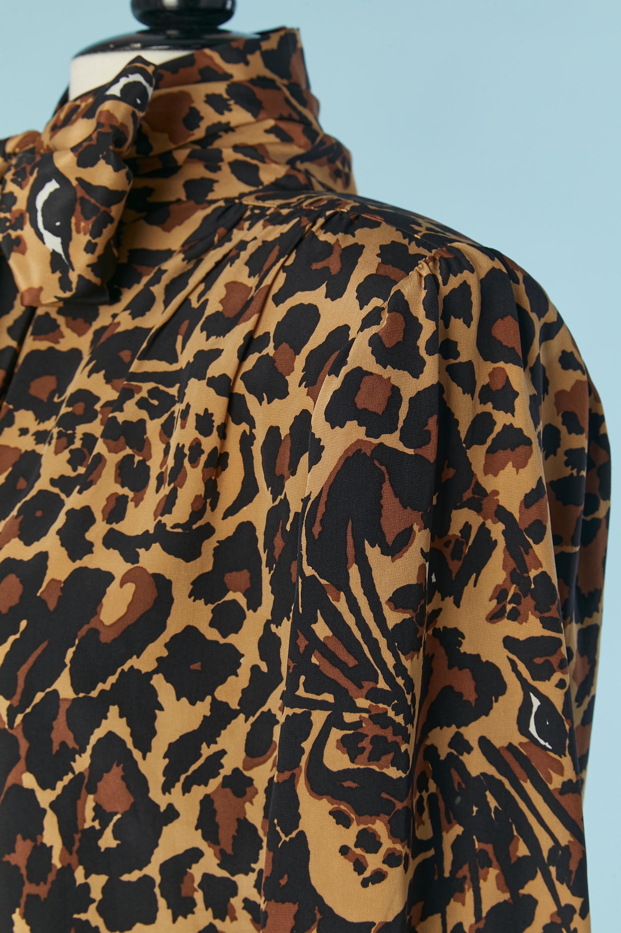 De las mujeres Camisa de seda estampada con pajarita en venta