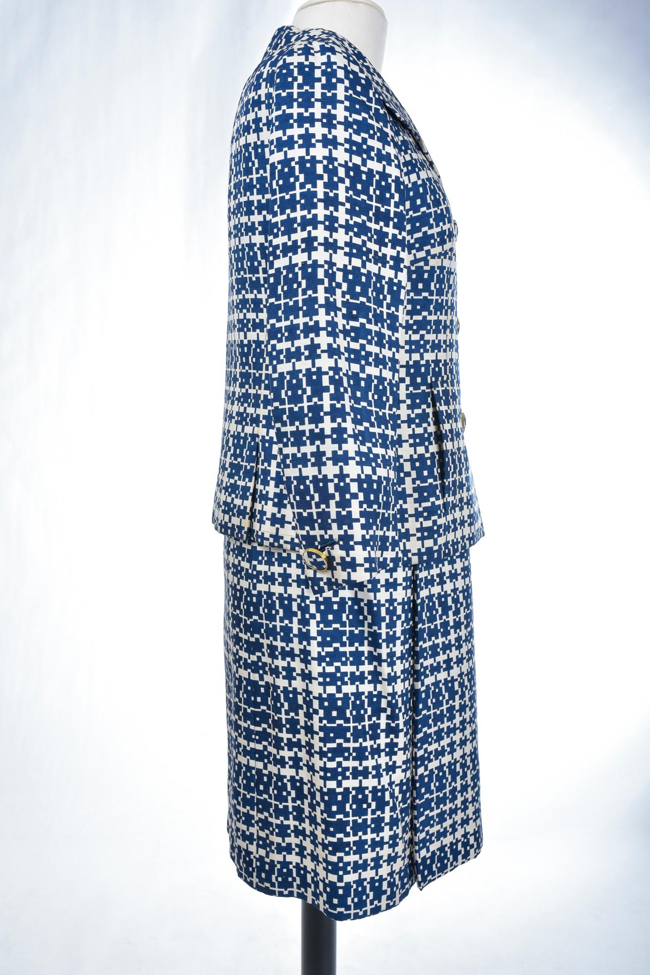 Printed silk suit by Jules-François Crahay for Nina Ricci Circa 1956-1960 For Sale 6