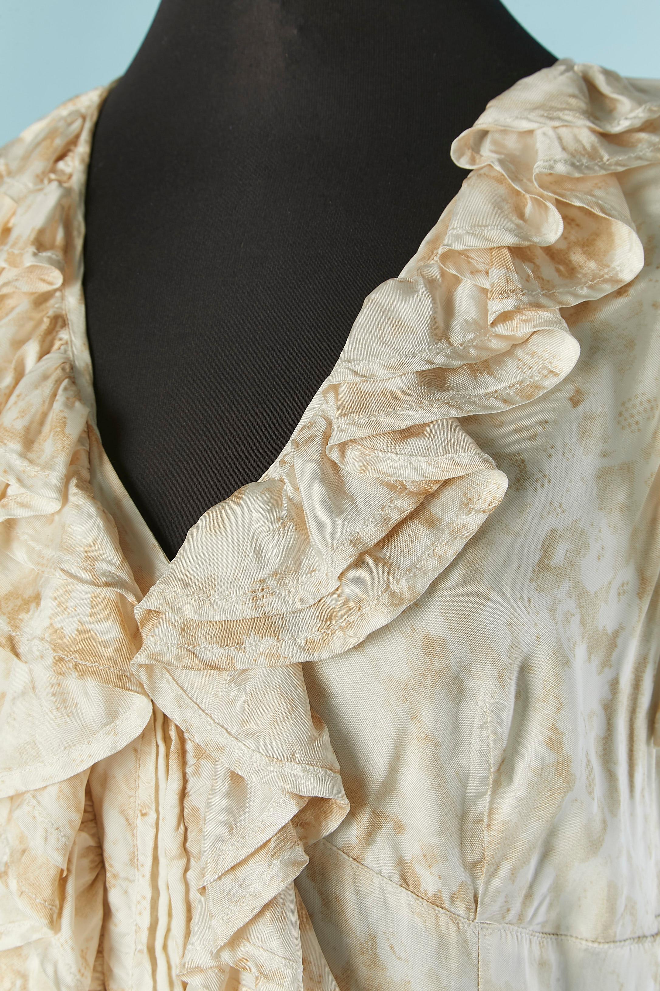 Printed sleeveless ruffles dress. Fabric composition: rayon 
Hook&eye closure on the middle front
SIZE 44 (It) 40 (Fr) M/L 