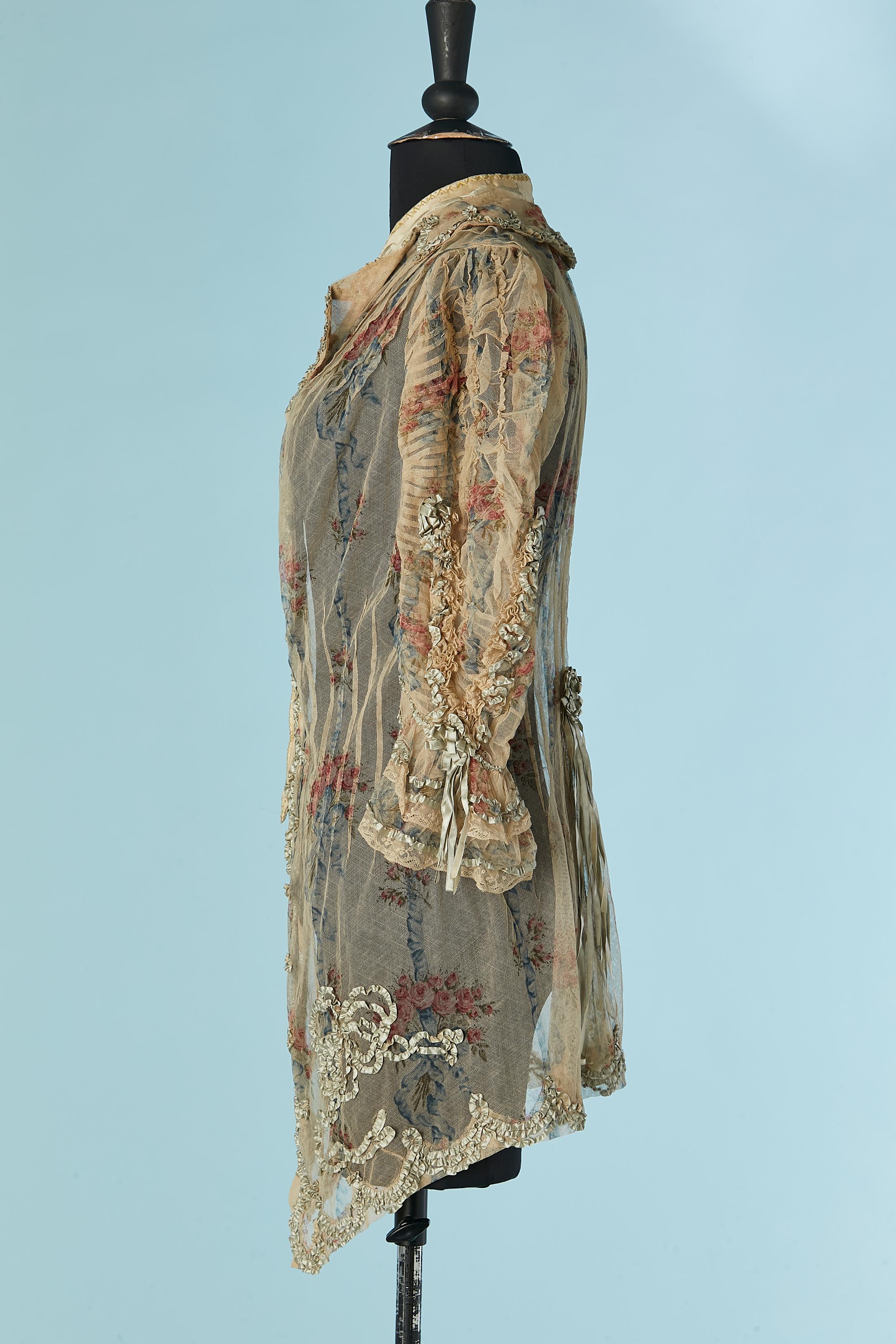 Printed tulle jacket with ribbon, flowers and threads embroideries Circa 1890 For Sale 2