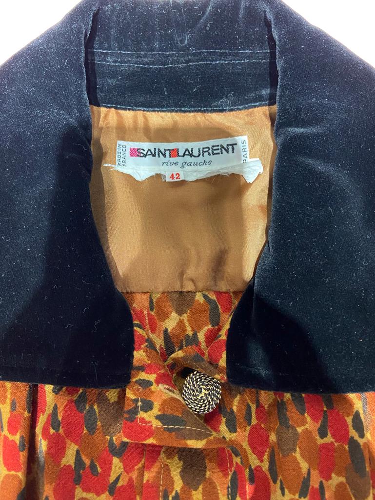 Printed wool day dress with black velvet details Saint Laurent Rive Gauche  For Sale 2