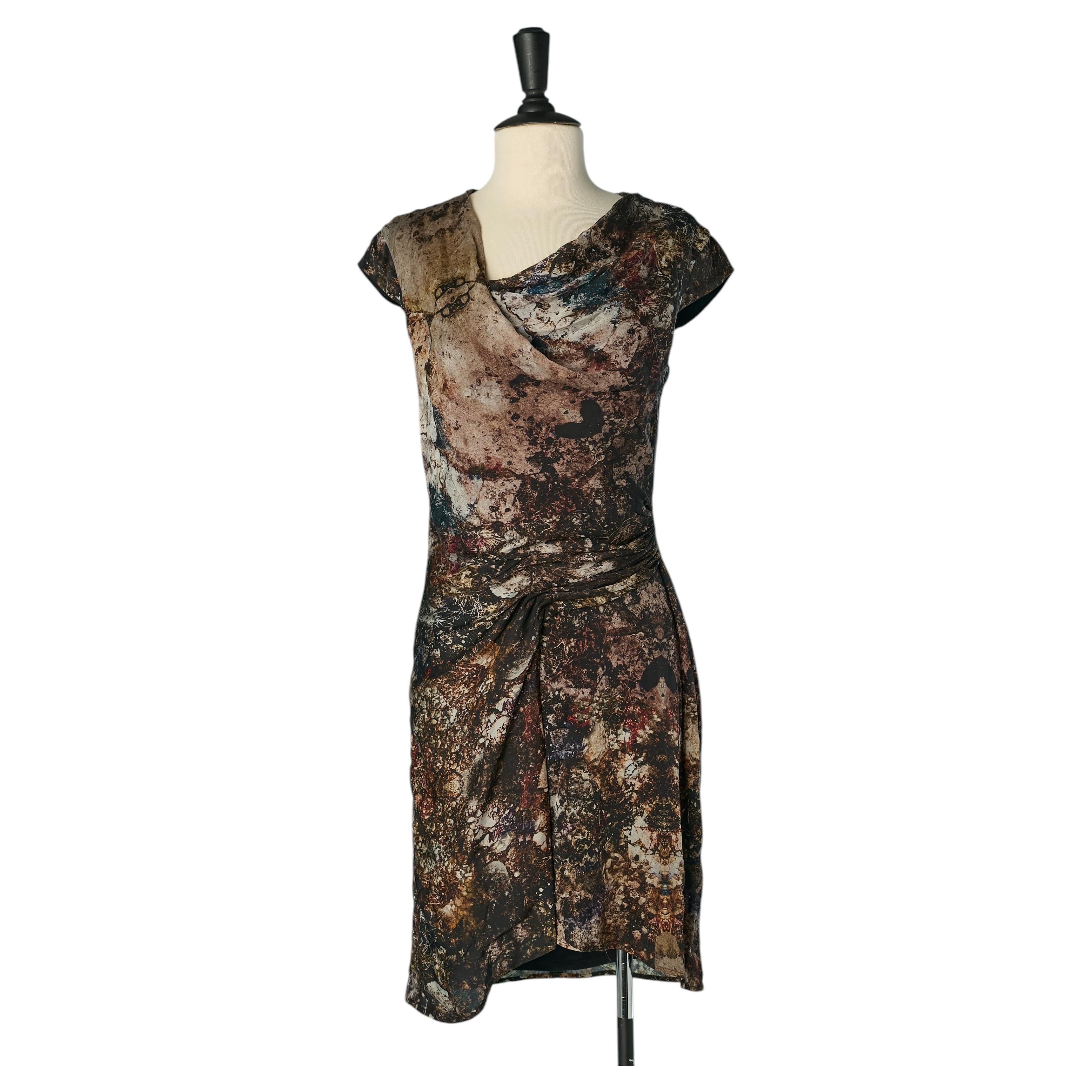 Robe en soie imprimée, enveloppée et drapée HELMUT LANG en vente