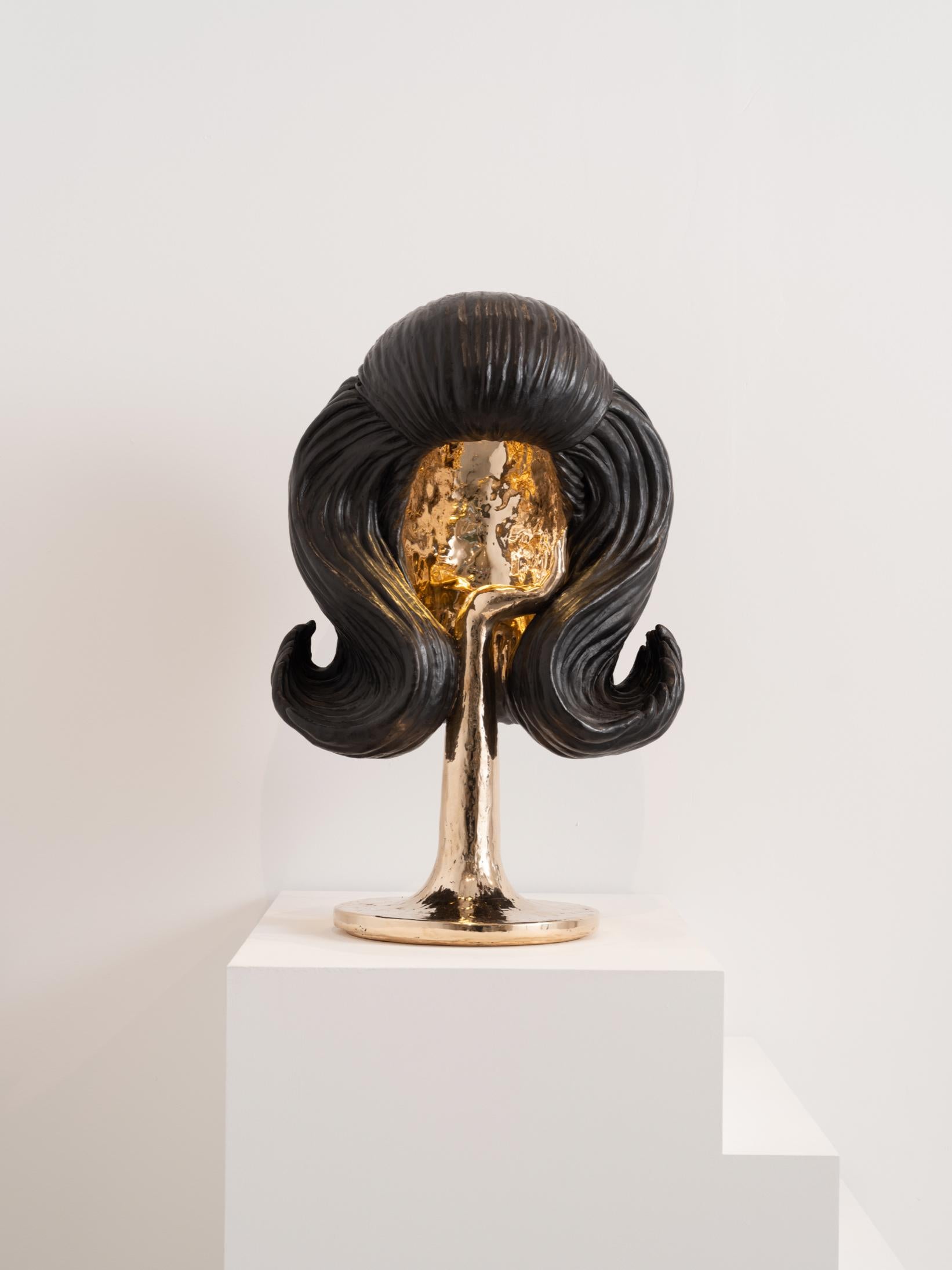 Beleuchtete Skulptur „Priscilla“ von Studio Job im Zustand „Hervorragend“ im Angebot in New York, NY