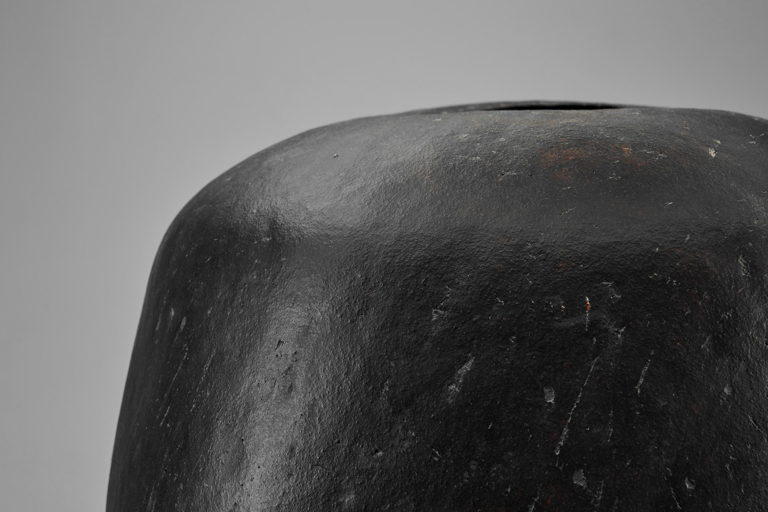 Vaso in ceramica nera Priscilla Mouritzen, Danimarca, anni '80 ca. in vendita 1