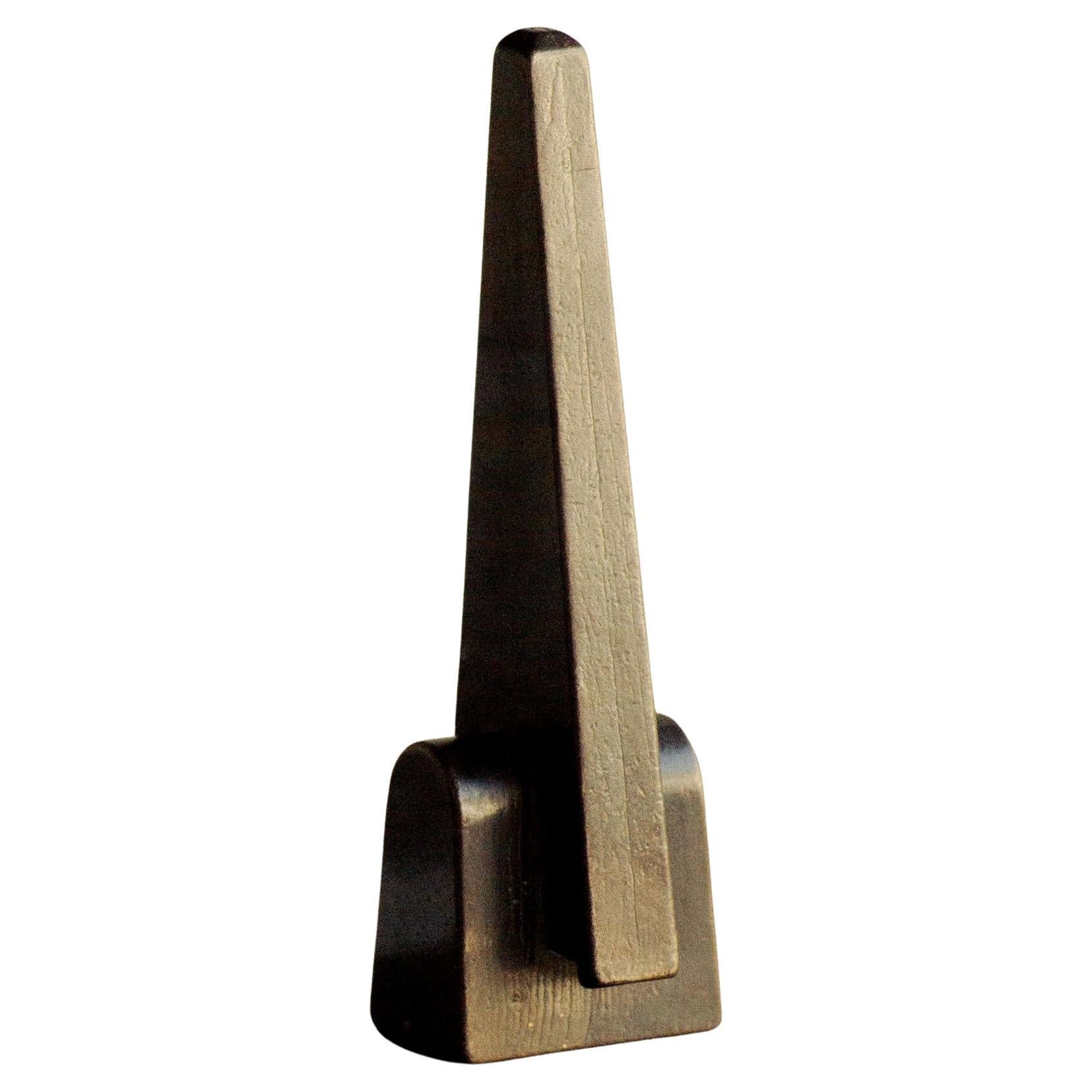 Abrebotellas Contemporáneo de Bronce Patinado de Henry Wilson