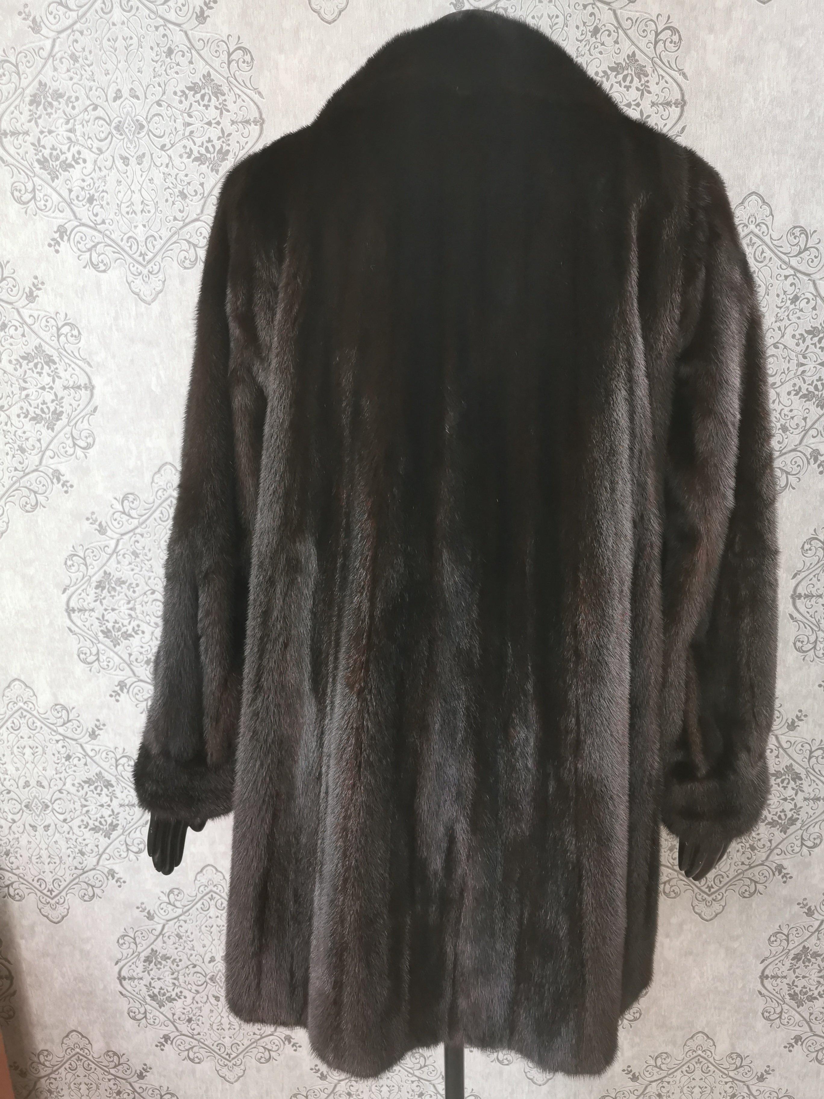 Black Brand new Mink Fur Coat (Size 16-L) For Sale
