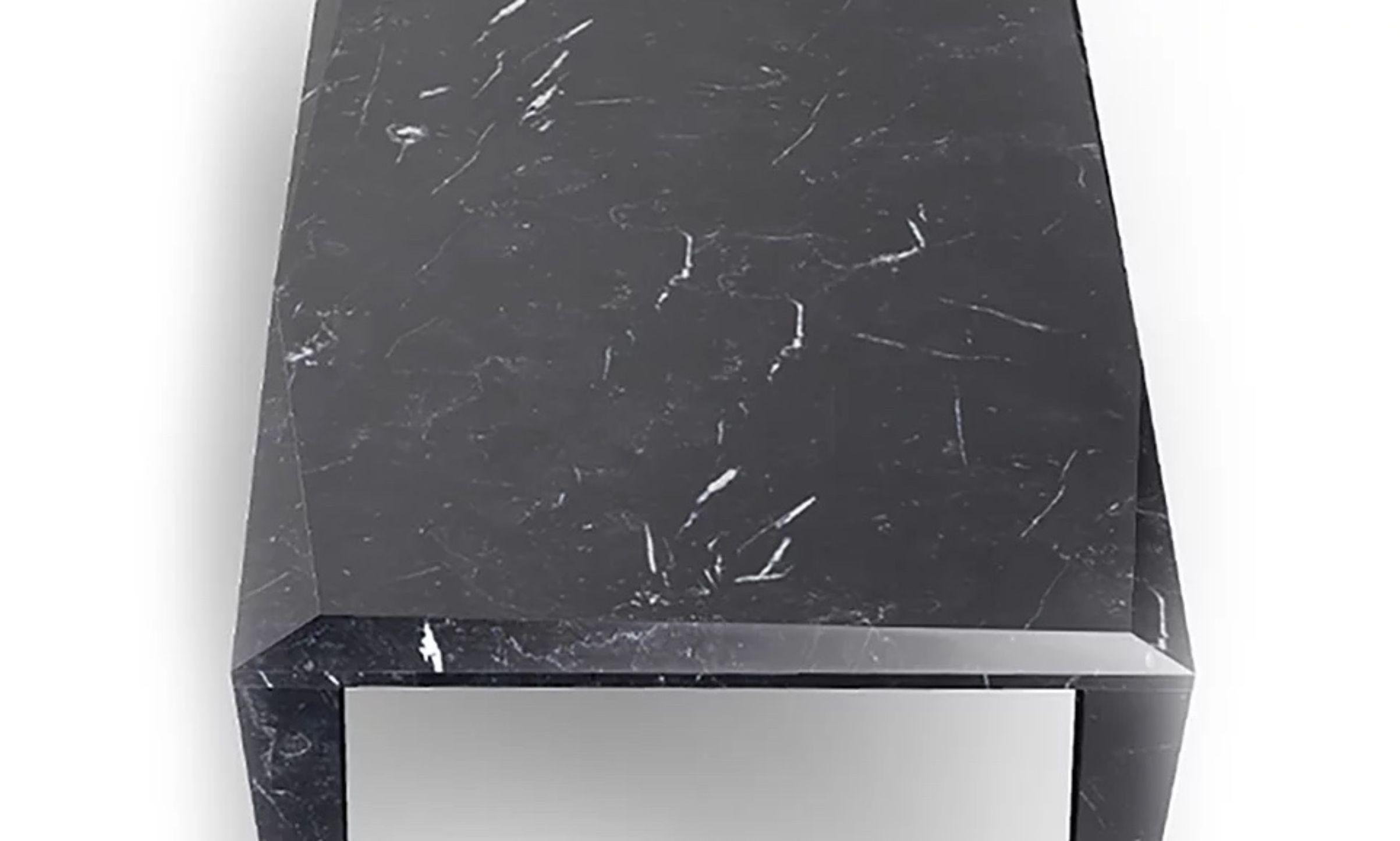 Mesa de mármol Prisma de Marmi Serafini Moderno en venta