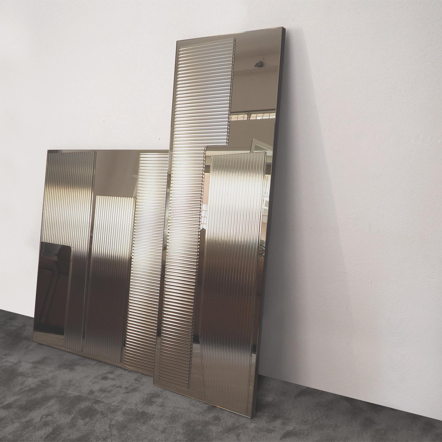 Contemporary LimitedEdition Glass Bronzed Mirror, Prisma V1 by Edizione Limitata In New Condition For Sale In Milano, IT