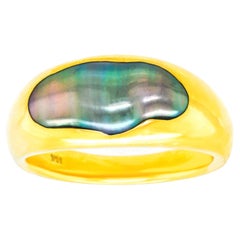 Prismatic Black Pearl-Set Gold Ring
