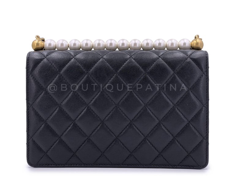 Pristine 19S Chanel Chic Pearls Quilted Flap Bag Black GHW 66675 For Sale  at 1stDibs