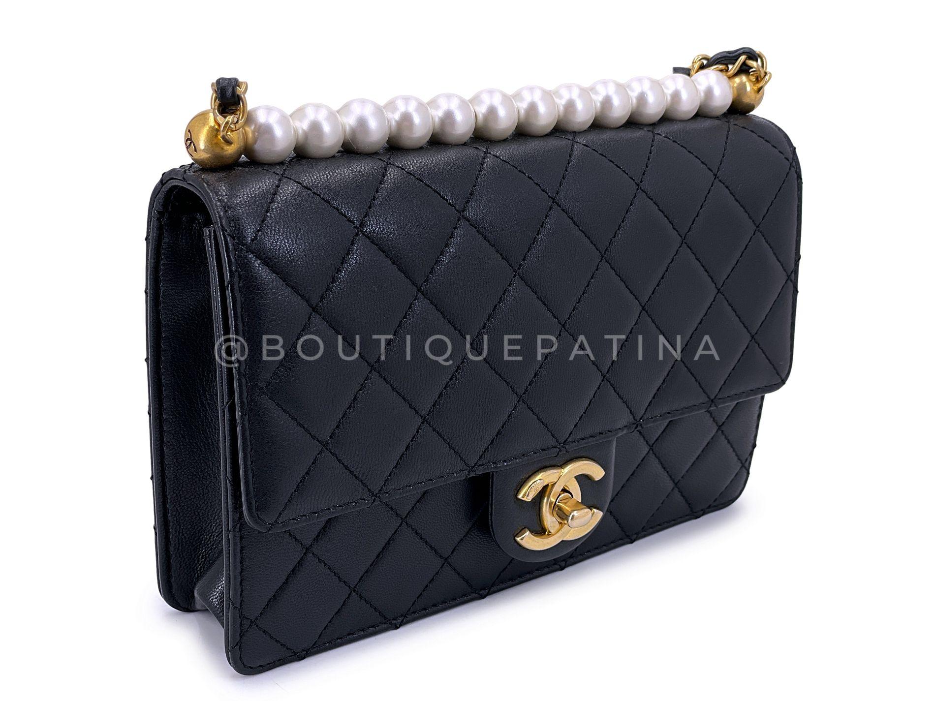 Noir Pristine 19S Chanel Chic Pearls Quilted Flap Bag Black GHW 67020 en vente