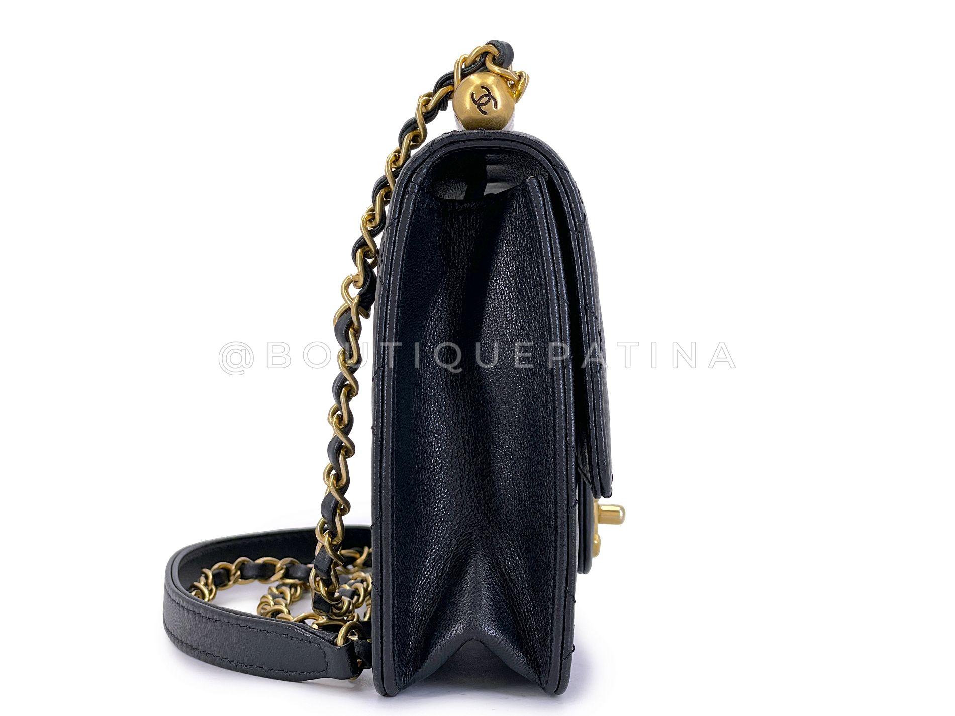 Pristine 19S Chanel Chic Pearls Quilted Flap Bag Black GHW 67020 Excellent état - En vente à Costa Mesa, CA