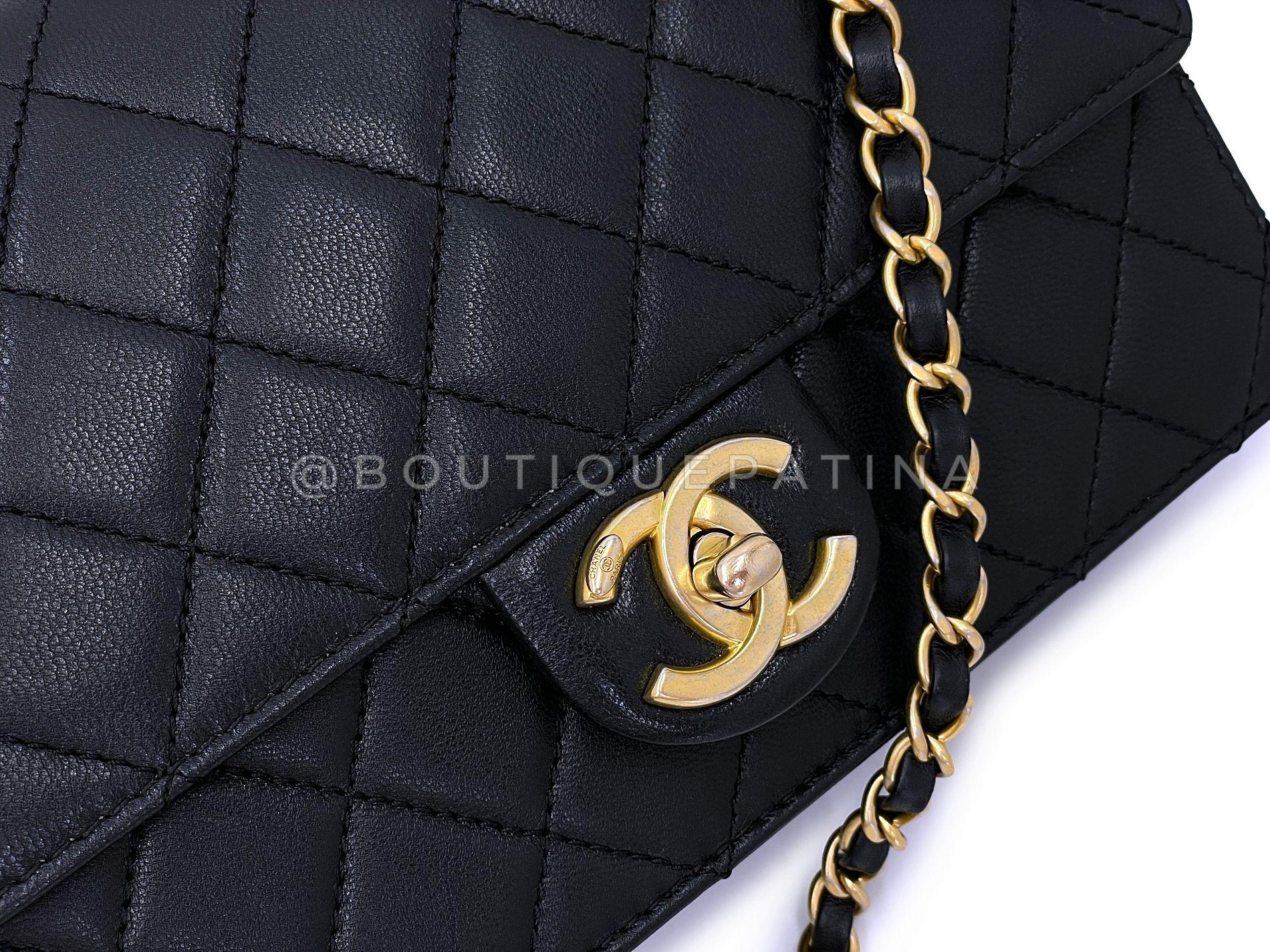 Pristine 19S Chanel Chic Pearls Quilted Flap Bag Black GHW 67020 en vente 3