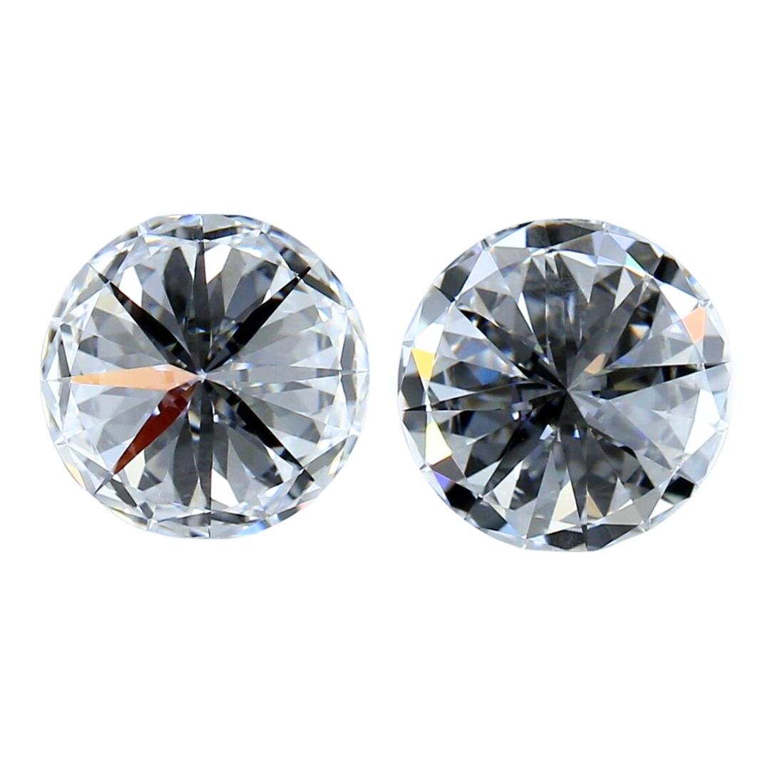 Coppia di diamanti rotondi incontaminati di 2,00ct con taglio ideale triplo eccellente - IGI in vendita 2