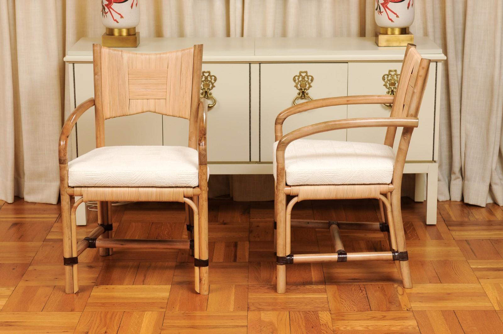 Prístino Juego de 8 Sillas de Comedor de Caña de Merbau de John Hutton para Donghia en venta 5