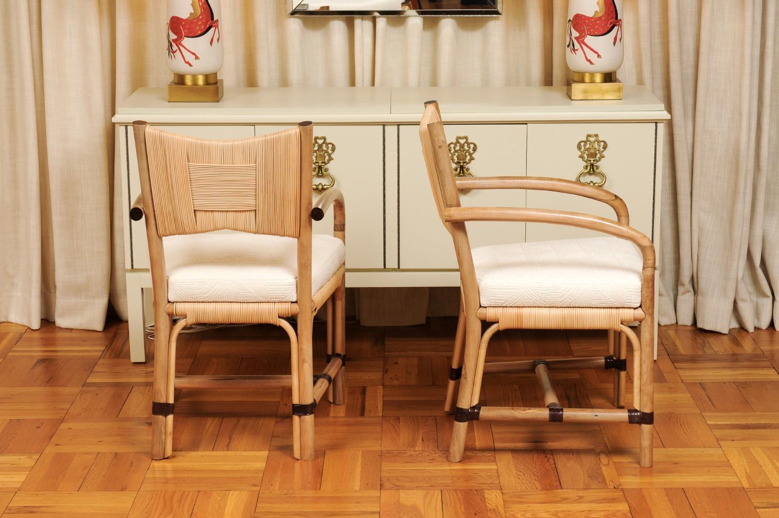 Prístino Juego de 8 Sillas de Comedor de Caña de Merbau de John Hutton para Donghia en venta 1