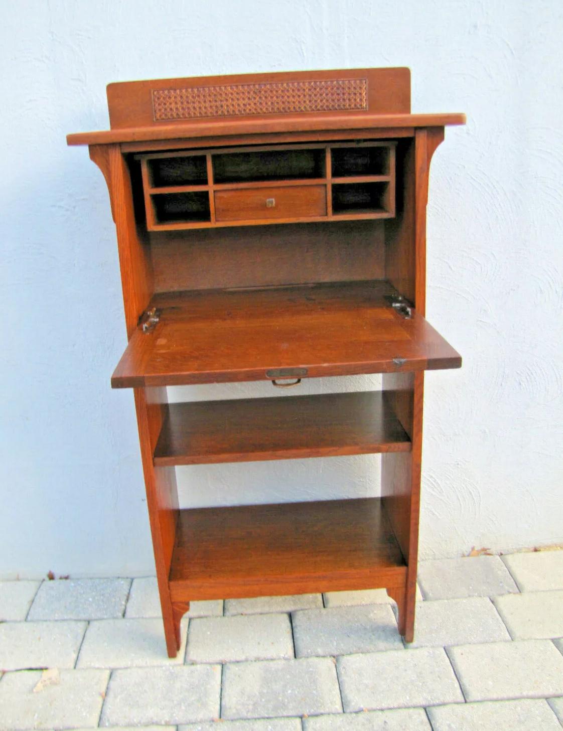 PRISTINE Antike Charles PRISTINE   LIMBERT Oak Drop Front Desk - Stickley Era (Eichenholz) im Angebot