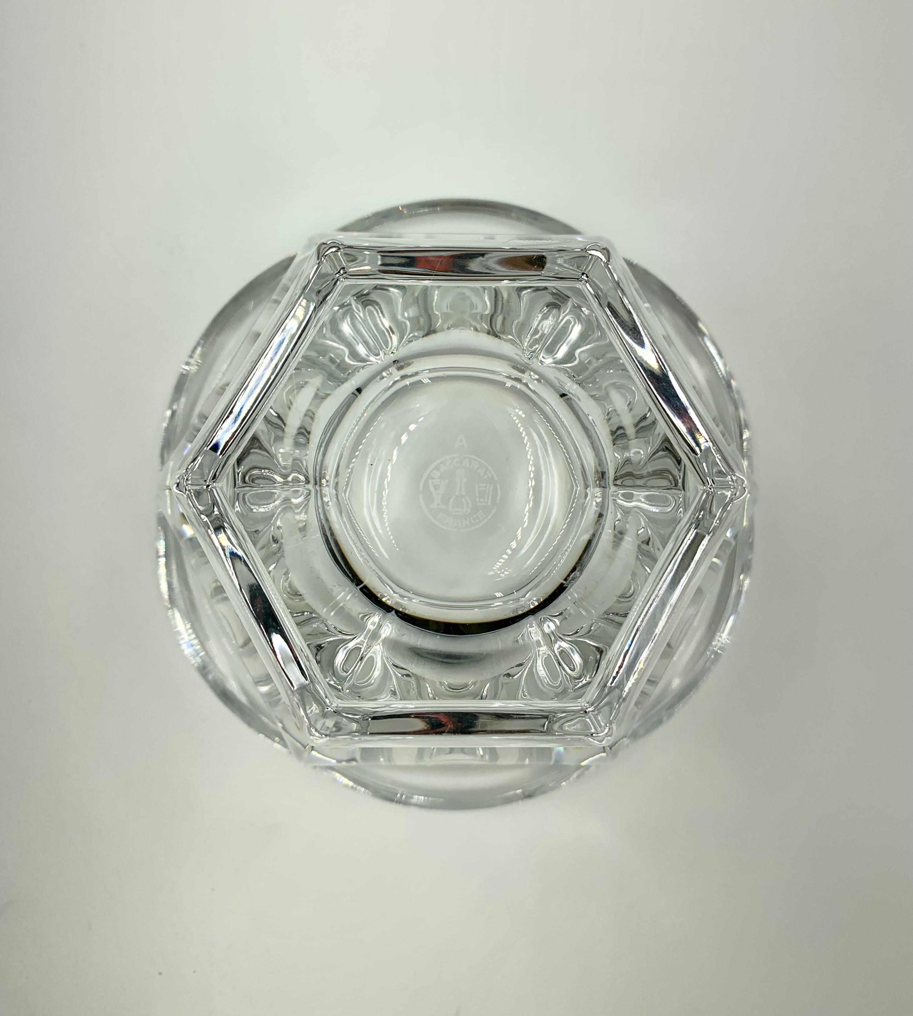 Pristine Baccarat Crystal Harcourt Serving Piece In Excellent Condition For Sale In New York, NY
