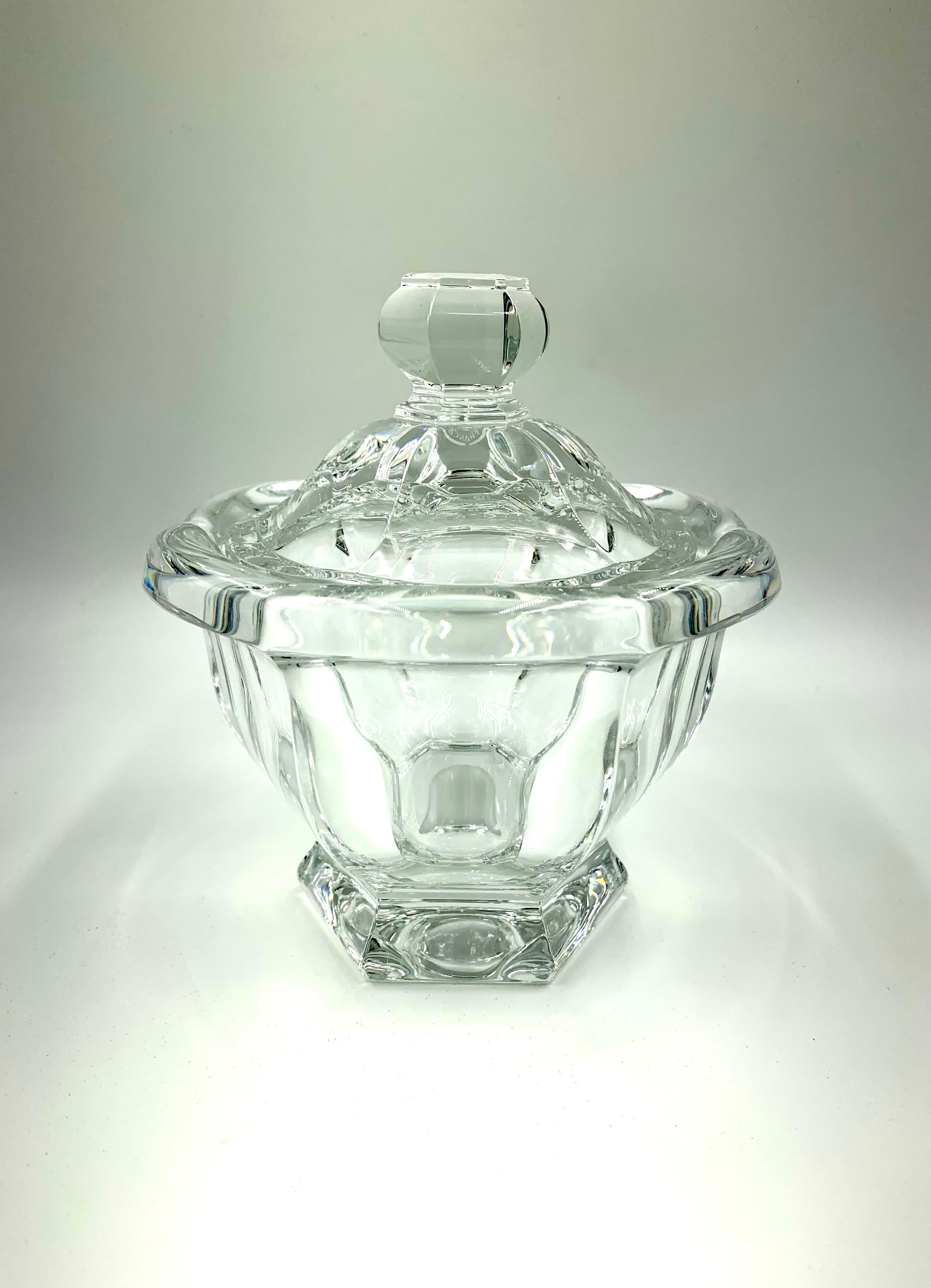 20th Century Pristine Baccarat Crystal Harcourt Serving Piece For Sale