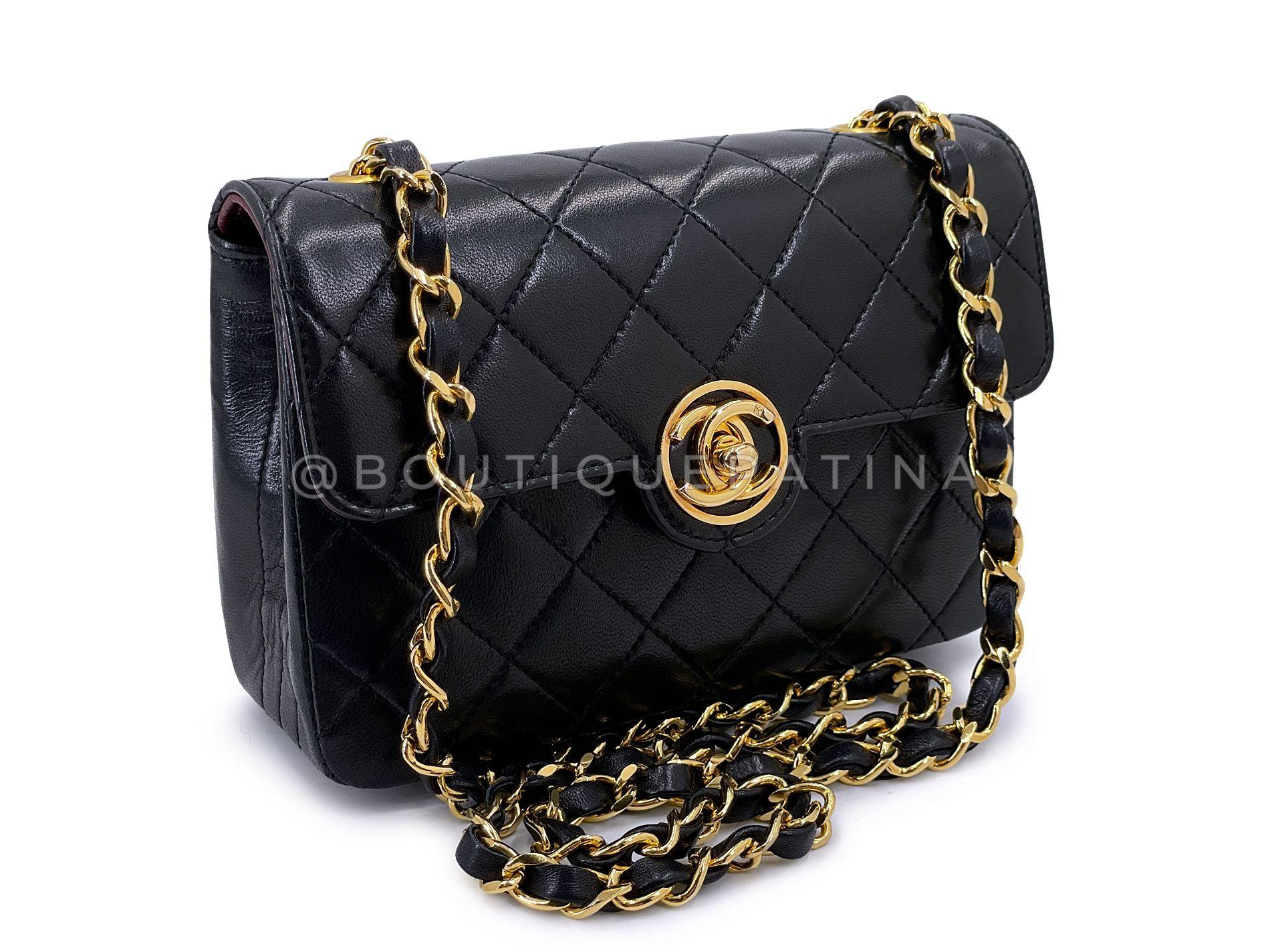 Artículo de la tienda: 68998
Intentamos conseguir sólo las mini solapas vintage en las mejores condiciones, las preferidas de los coleccionistas y entusiastas de Chanel vintage. Todo lo relacionado con las minis vintage nos encanta. El perfil