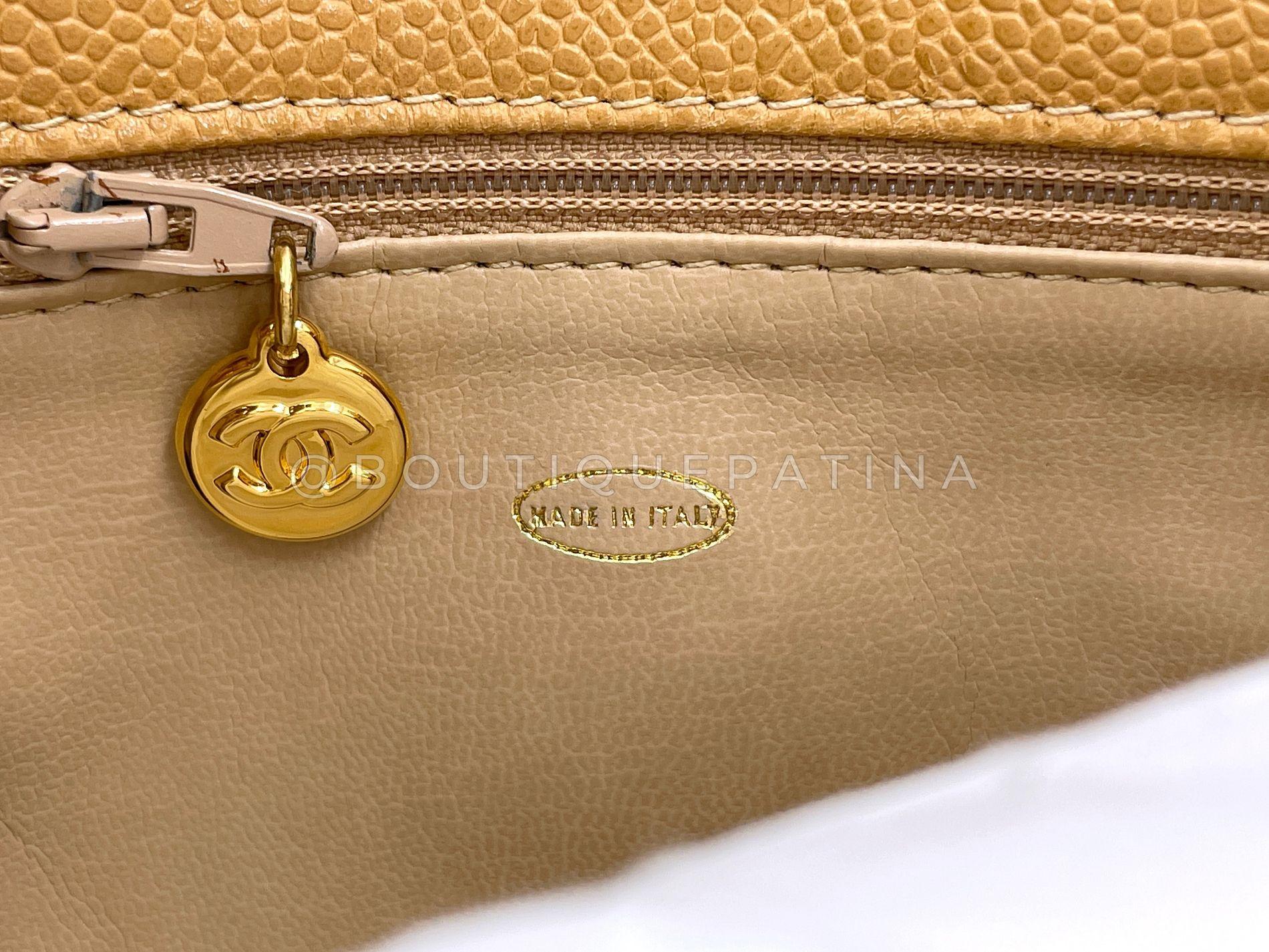 Chanel 1994 Vintage Camel Beige Caviar Sac à dos 24k GHW 68921 en vente 7