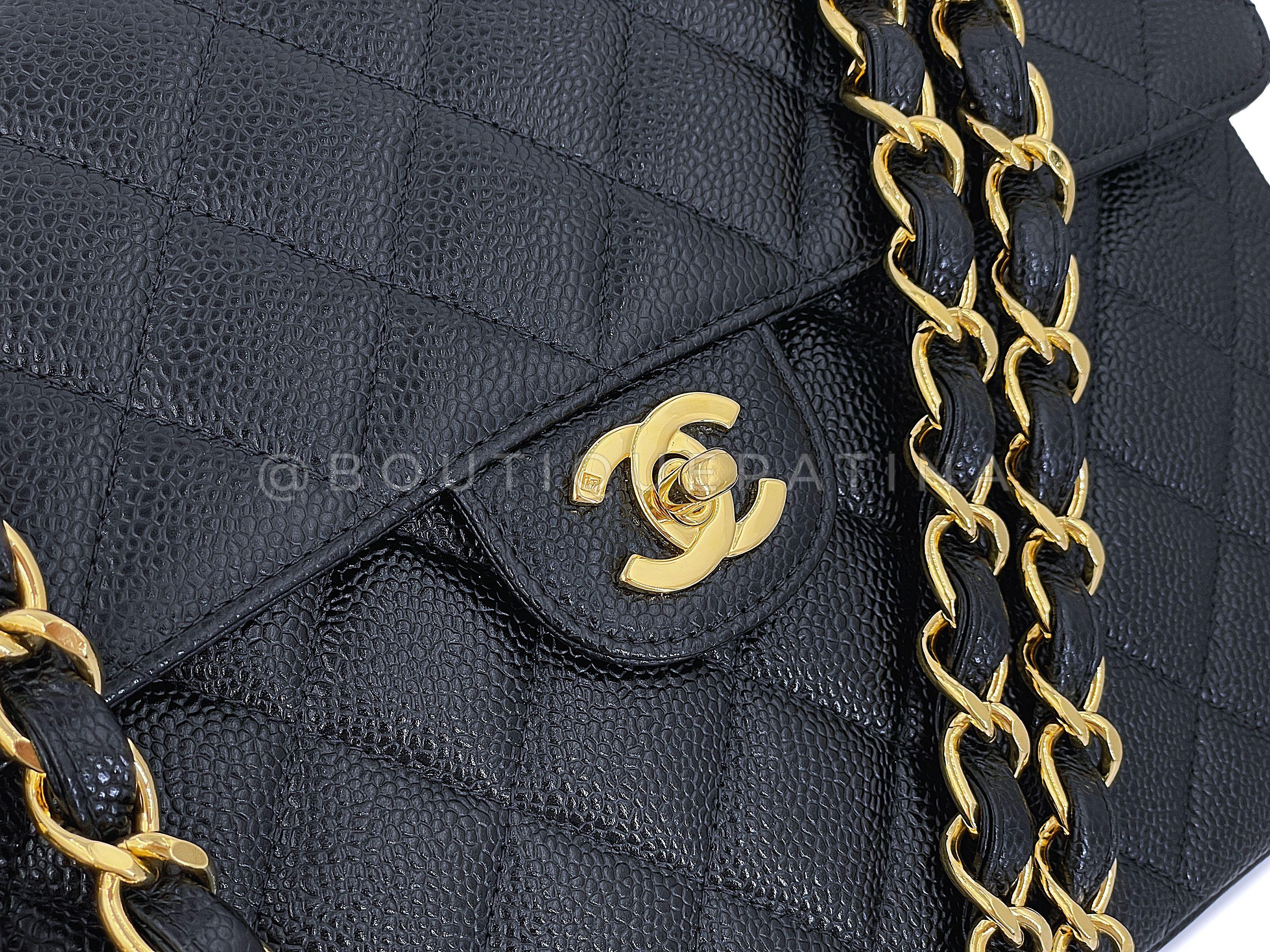 Chanel 2002 Vintage Black Caviar Jumbo Classic Flap Bag 24k GHW 67313 en vente 4