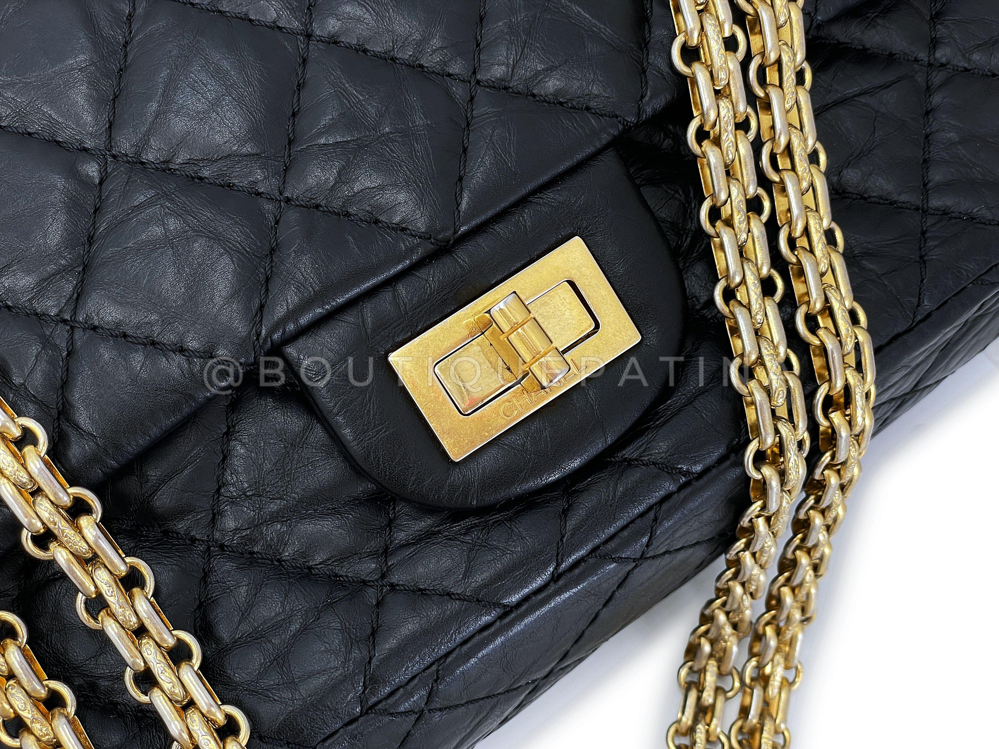 Pristine Chanel Black 225 Reissue Small 2.55 Flap Bag GHW  67274 For Sale 4