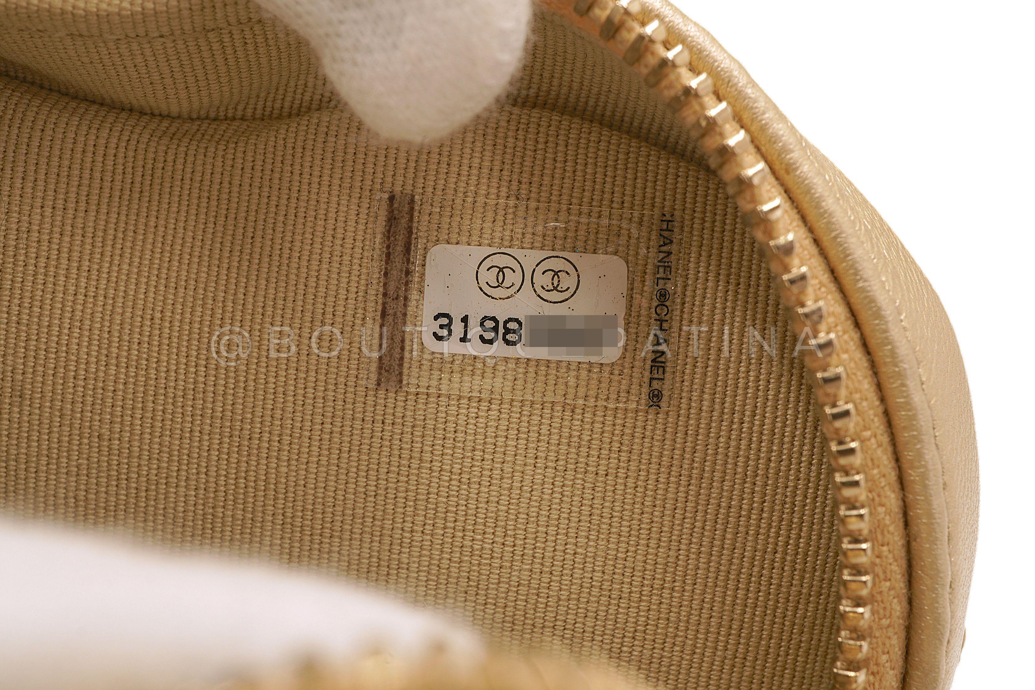 Sac ceinture Chanel CC In Love doré en forme de cœur GHW 67562 en vente 6