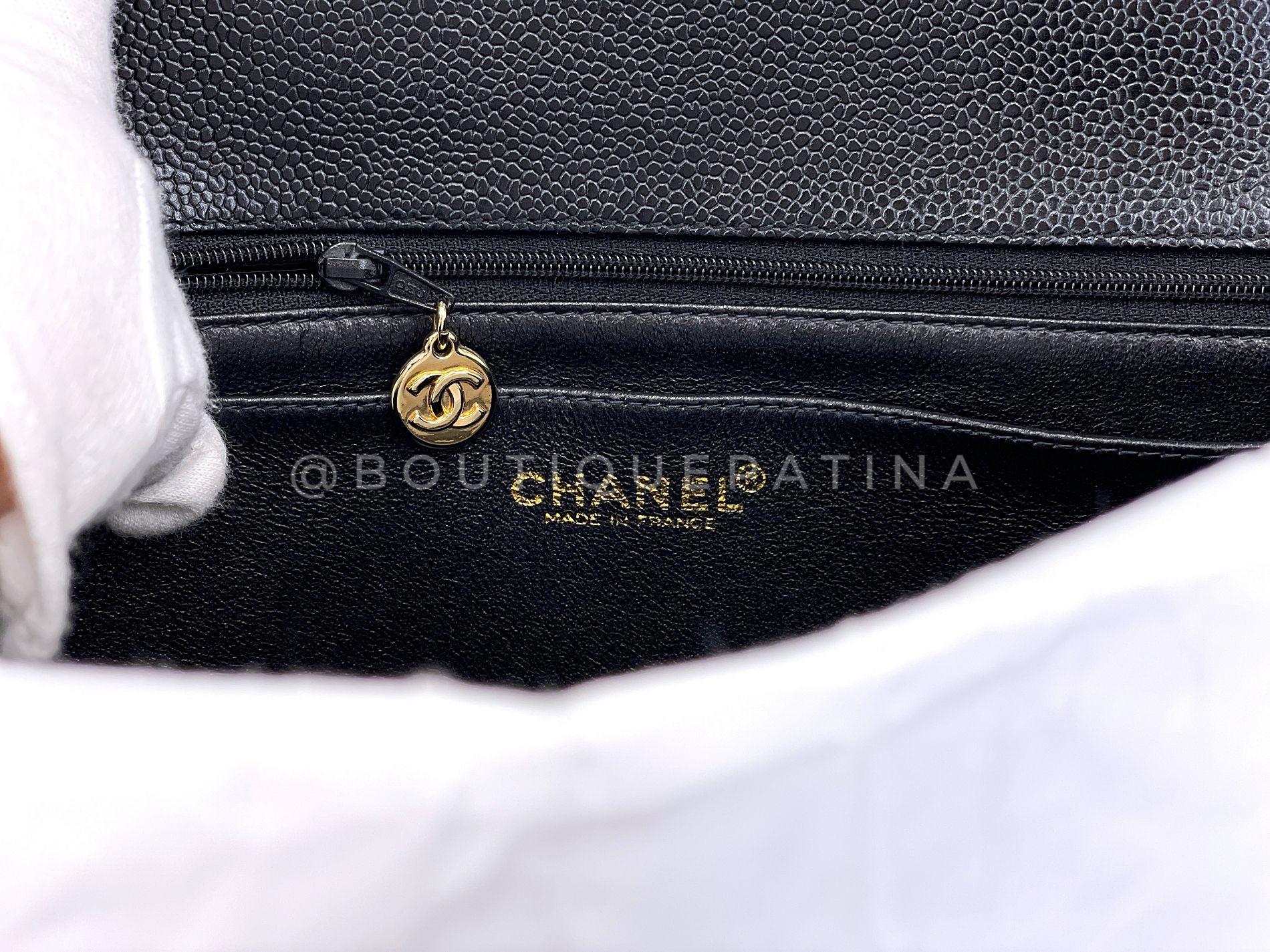 Pristine Chanel Vintage Caviar Kelly Bag Black 1999 24k GHW 68107 For Sale 7