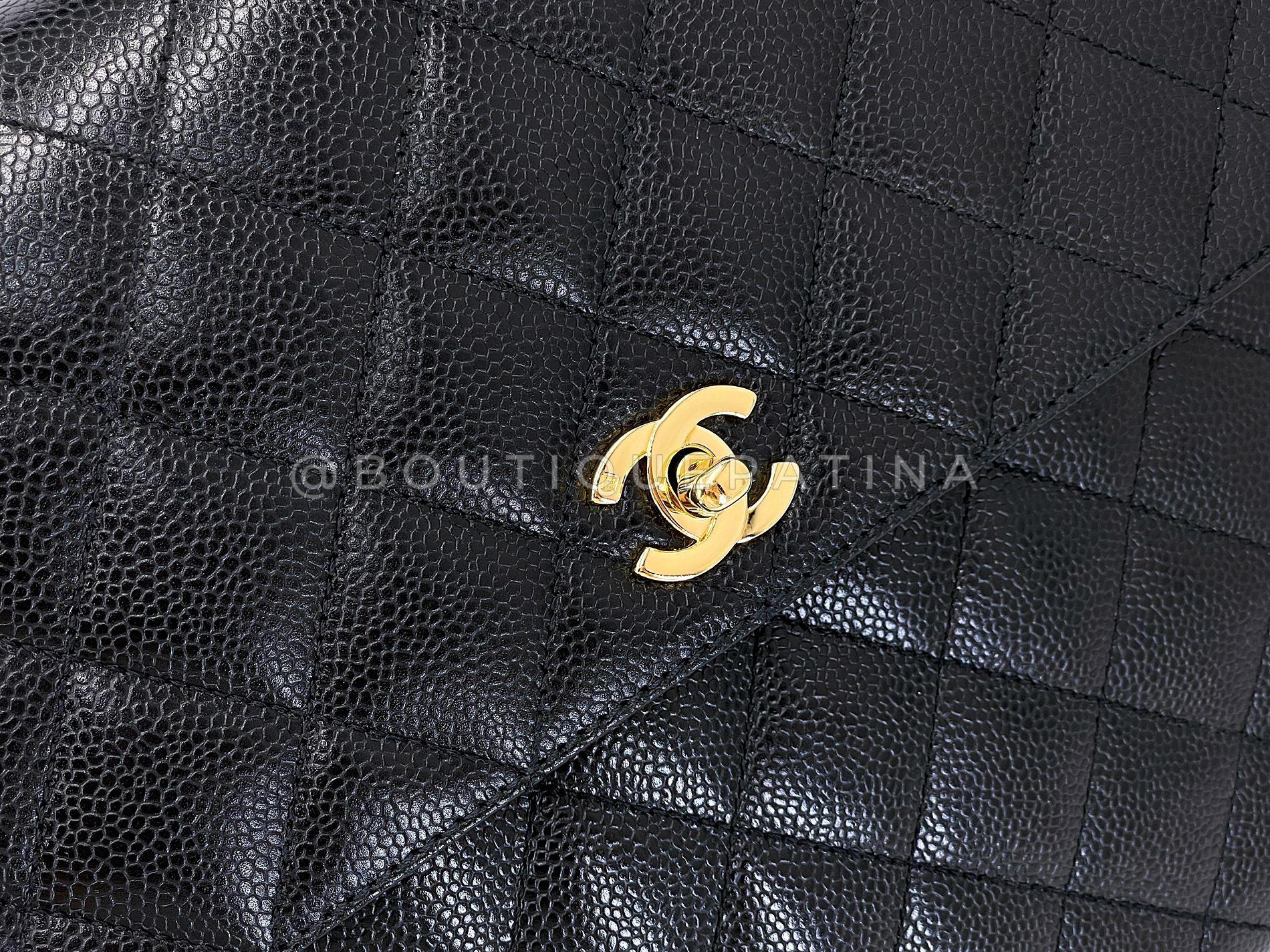 Pristine Chanel Vintage Caviar Kelly Bag Black 1999 24k GHW 68107 For Sale 4