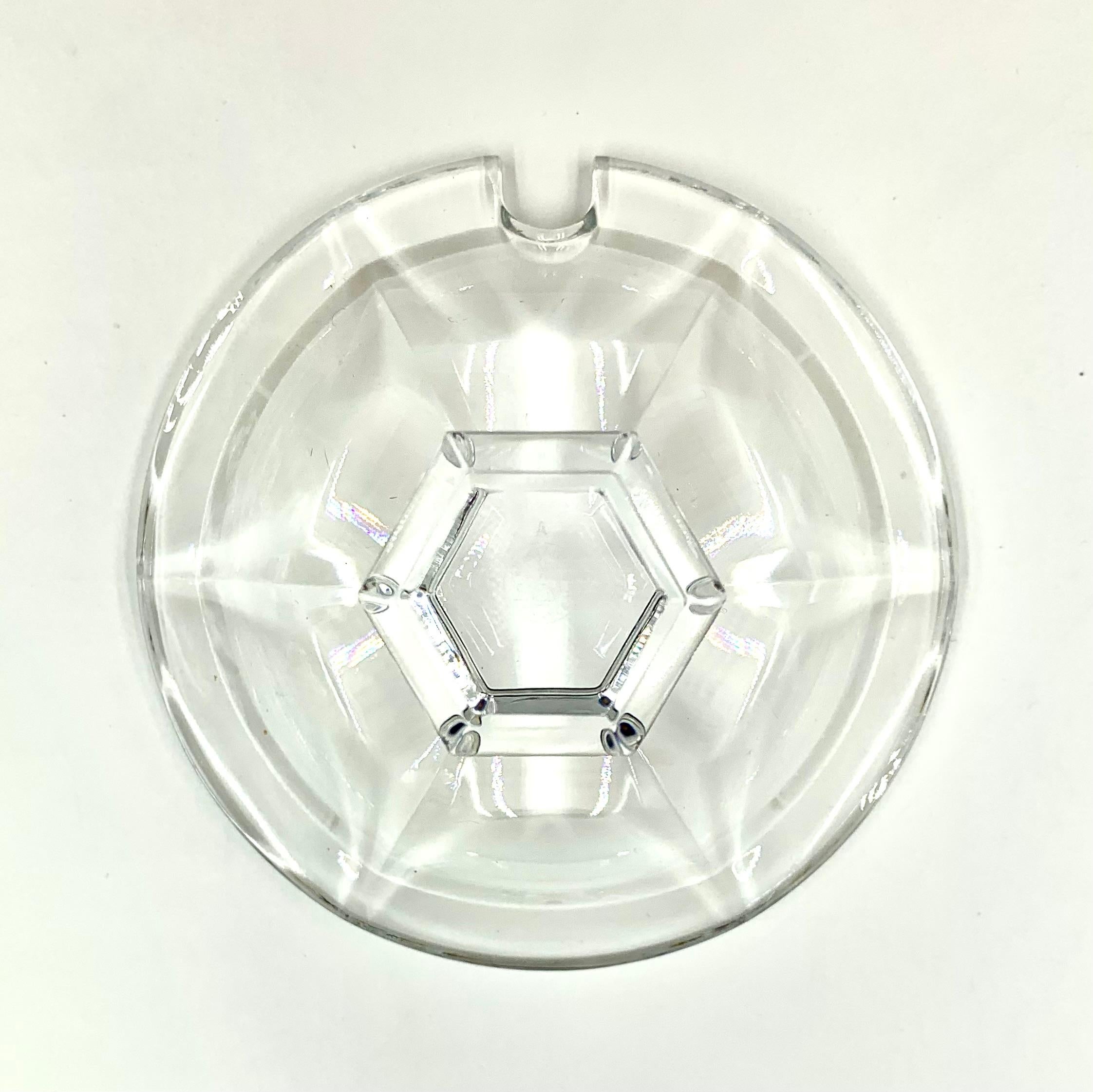 Grande pezzo da portata in cristallo di Baccarat Harcourt in perfetto stato di conservazione in vendita 4