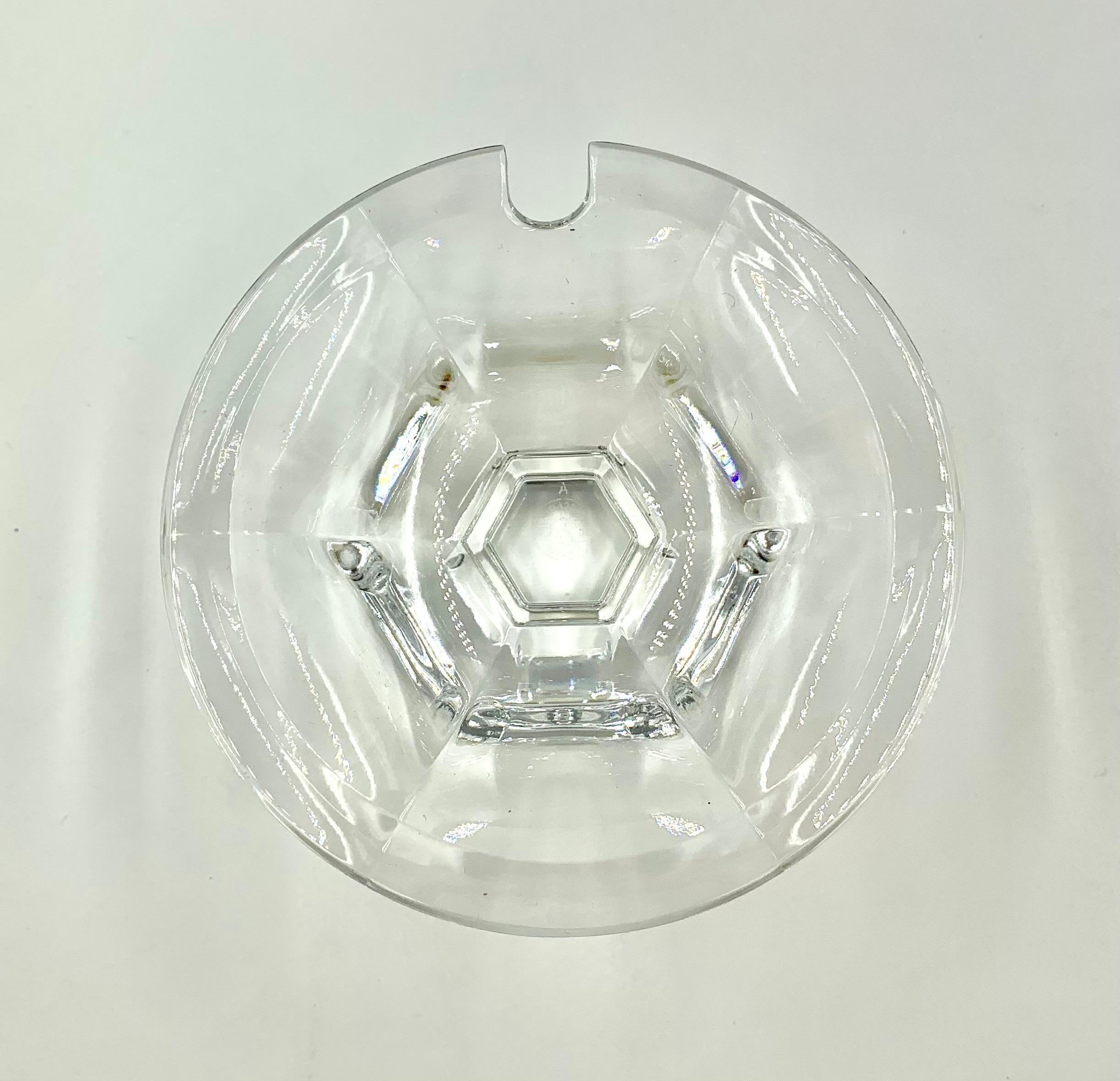 Grande pezzo da portata in cristallo di Baccarat Harcourt in perfetto stato di conservazione in vendita 5