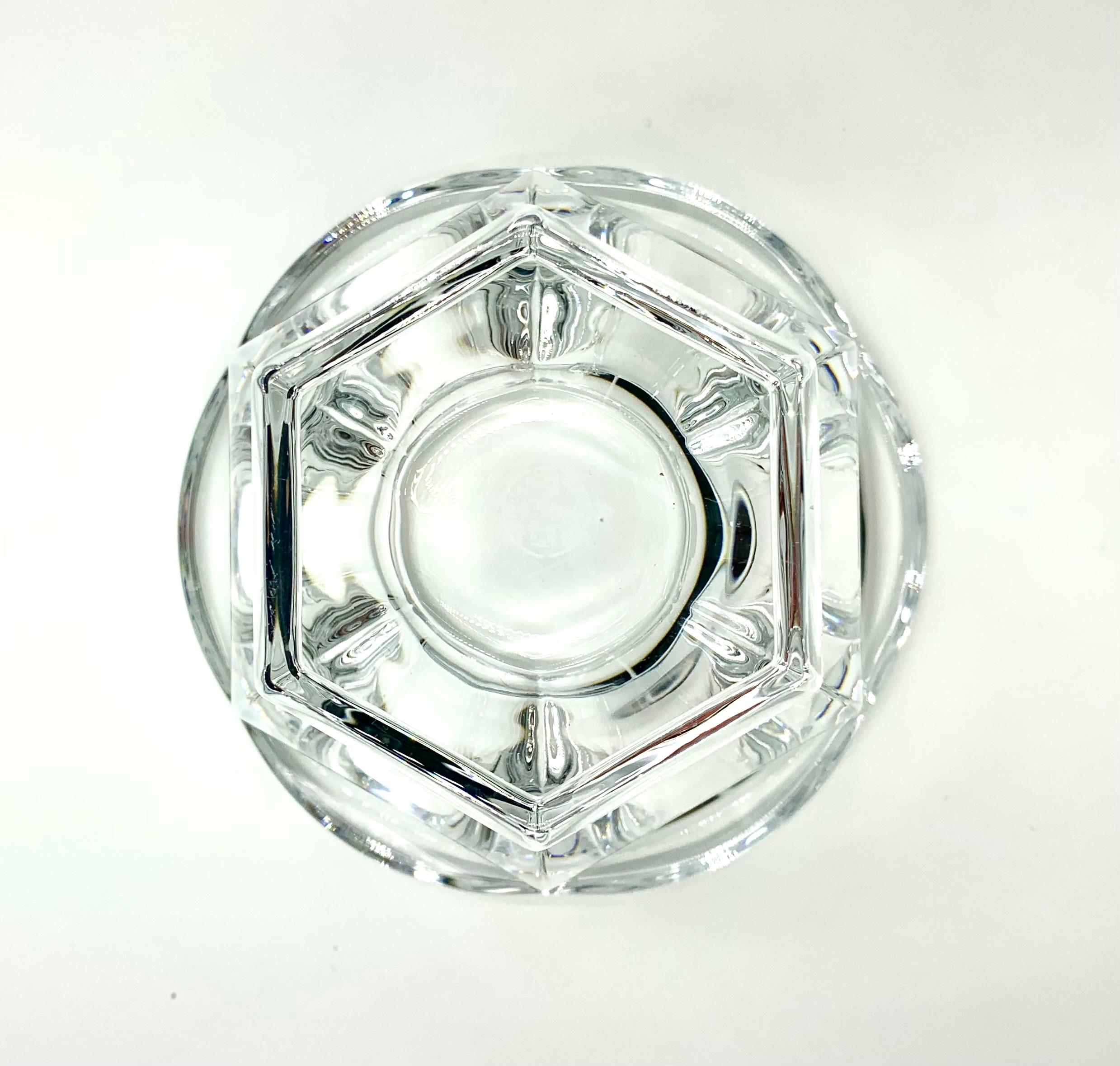 Grande pezzo da portata in cristallo di Baccarat Harcourt in perfetto stato di conservazione in vendita 1