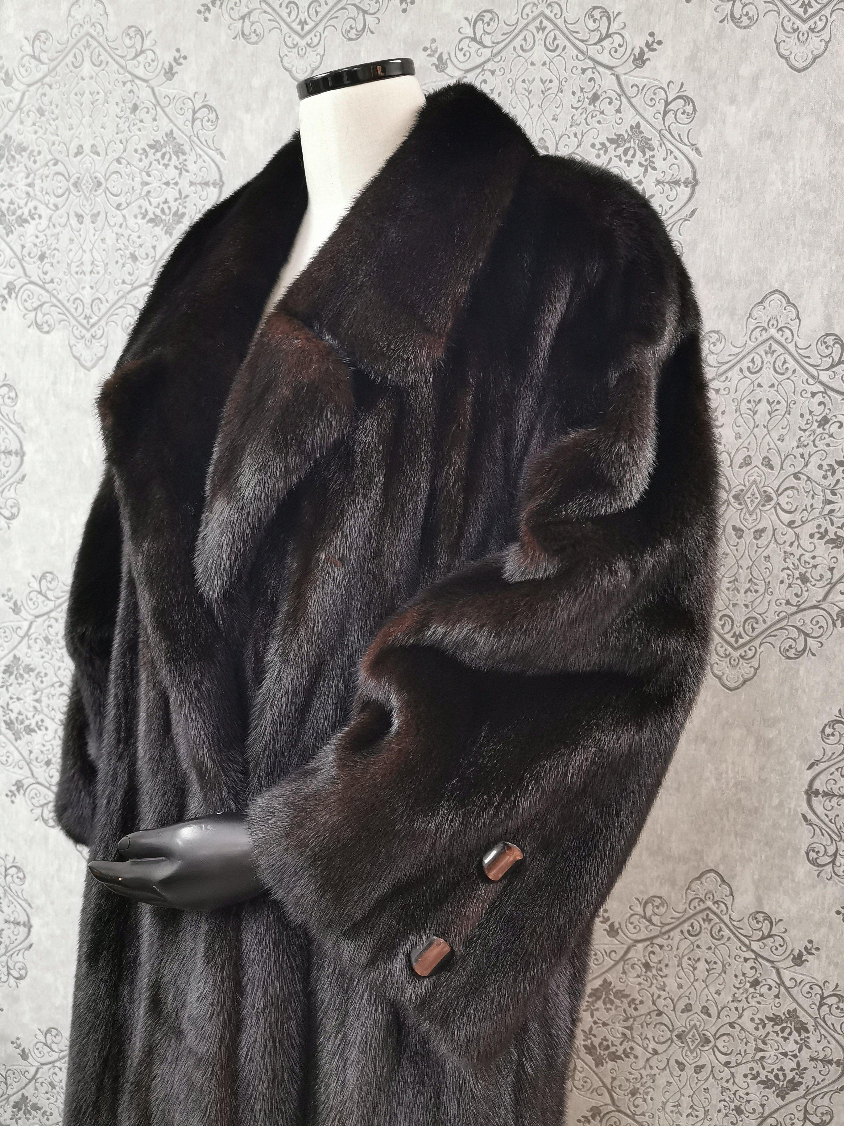 Manteau long « The American Fur Awards, American Ultra » en fourrure de vison américaine (taille 16 L) Pour femmes en vente