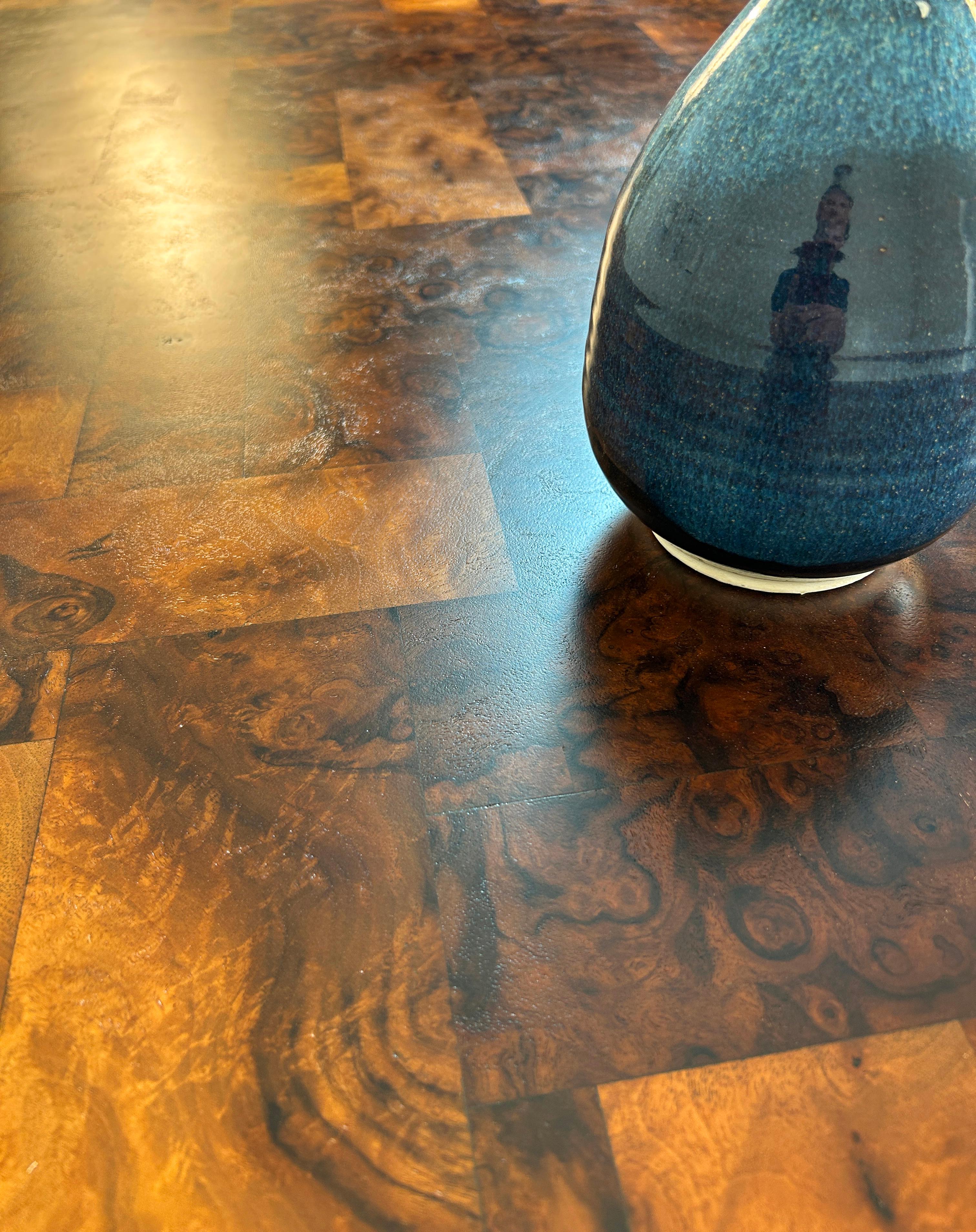 Pristine Paul Evans Cityscape Burl Walnuss Executive Desk. im Angebot 3